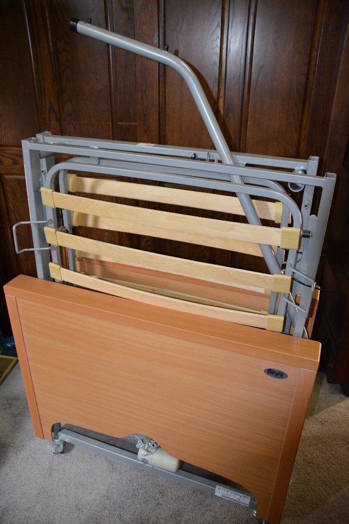 ziekenhuis bed, Diversen, Ophalen, Zo goed als nieuw
