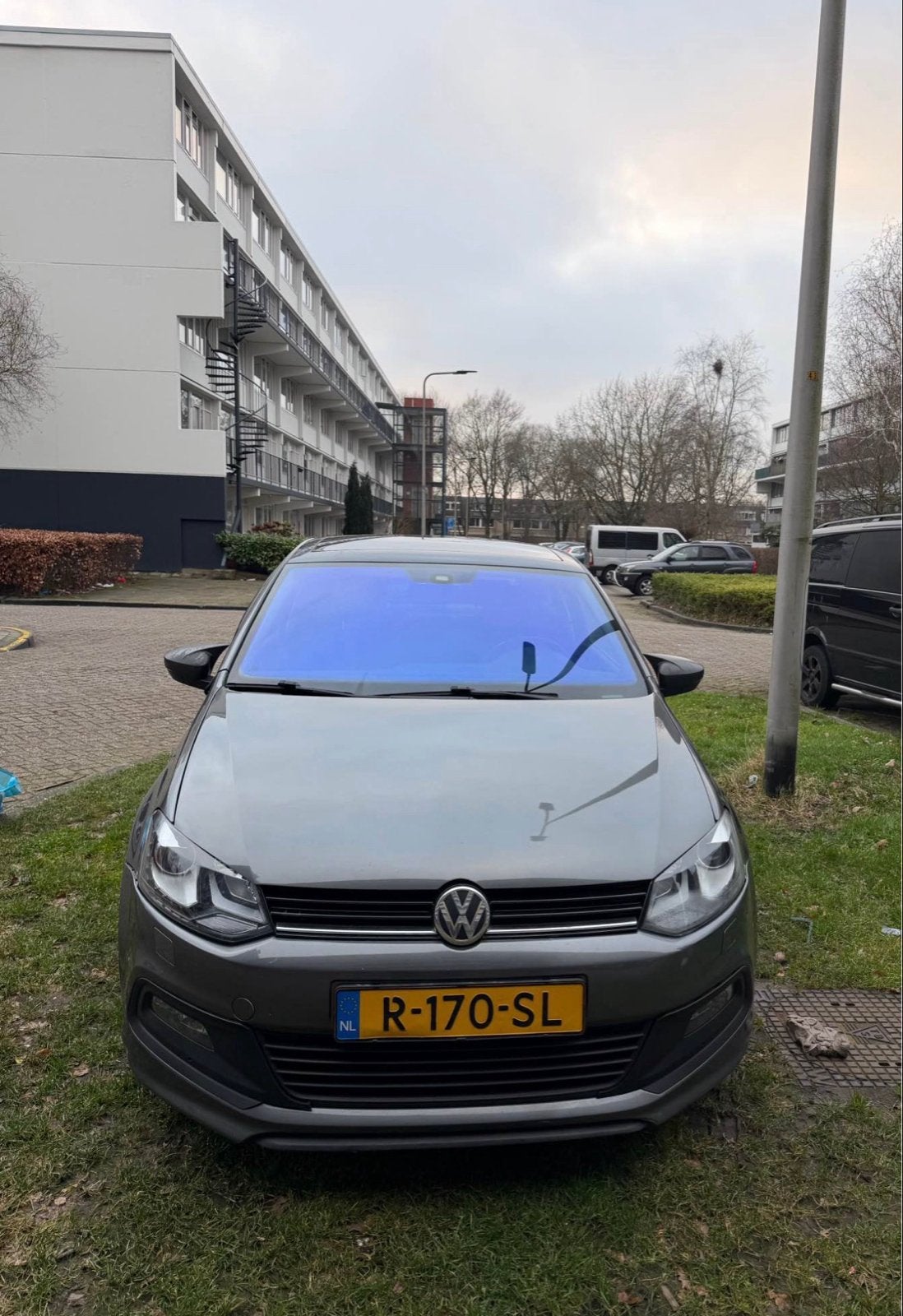 Volkswagen Polo 1.4 16V 63KW DSG 2013 Grijs, Auto's, Volkswagen, 40 €/maand, 4 cilinders, Bedrijf, 1000 kg