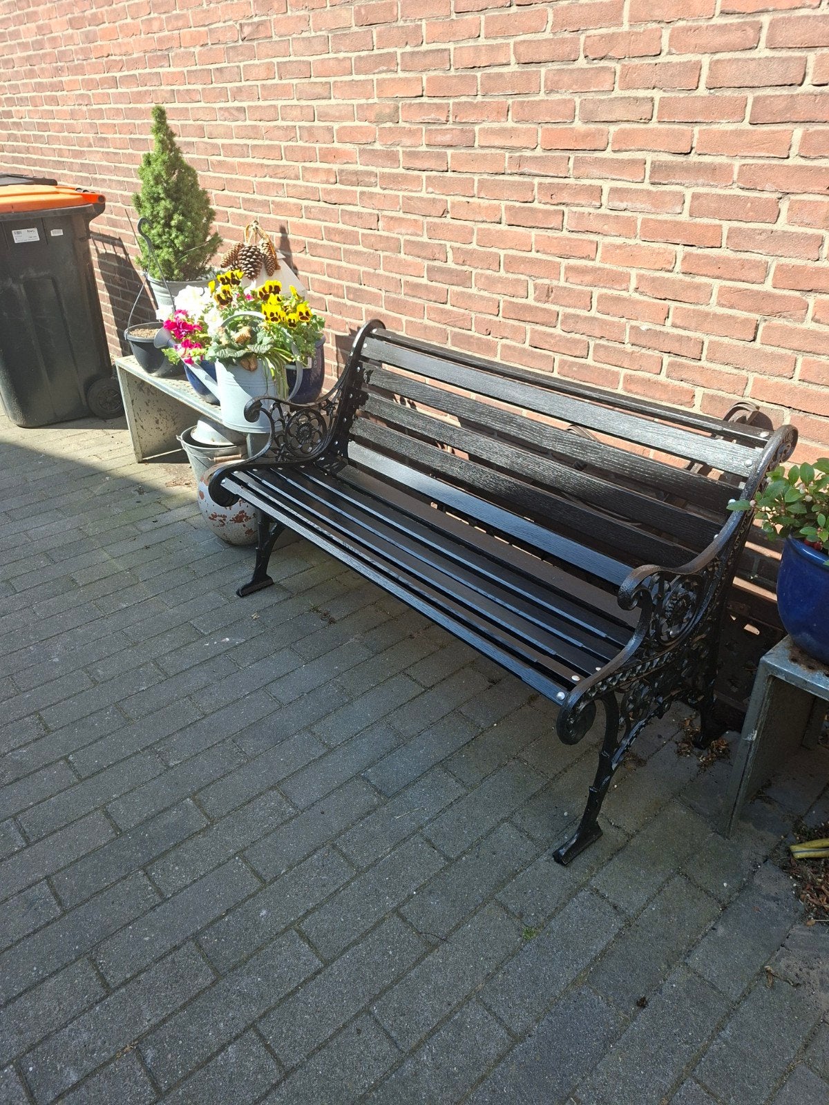 Opgeknapte Zware gietijzeren tuinbank met houten latten, Ophalen, Hout