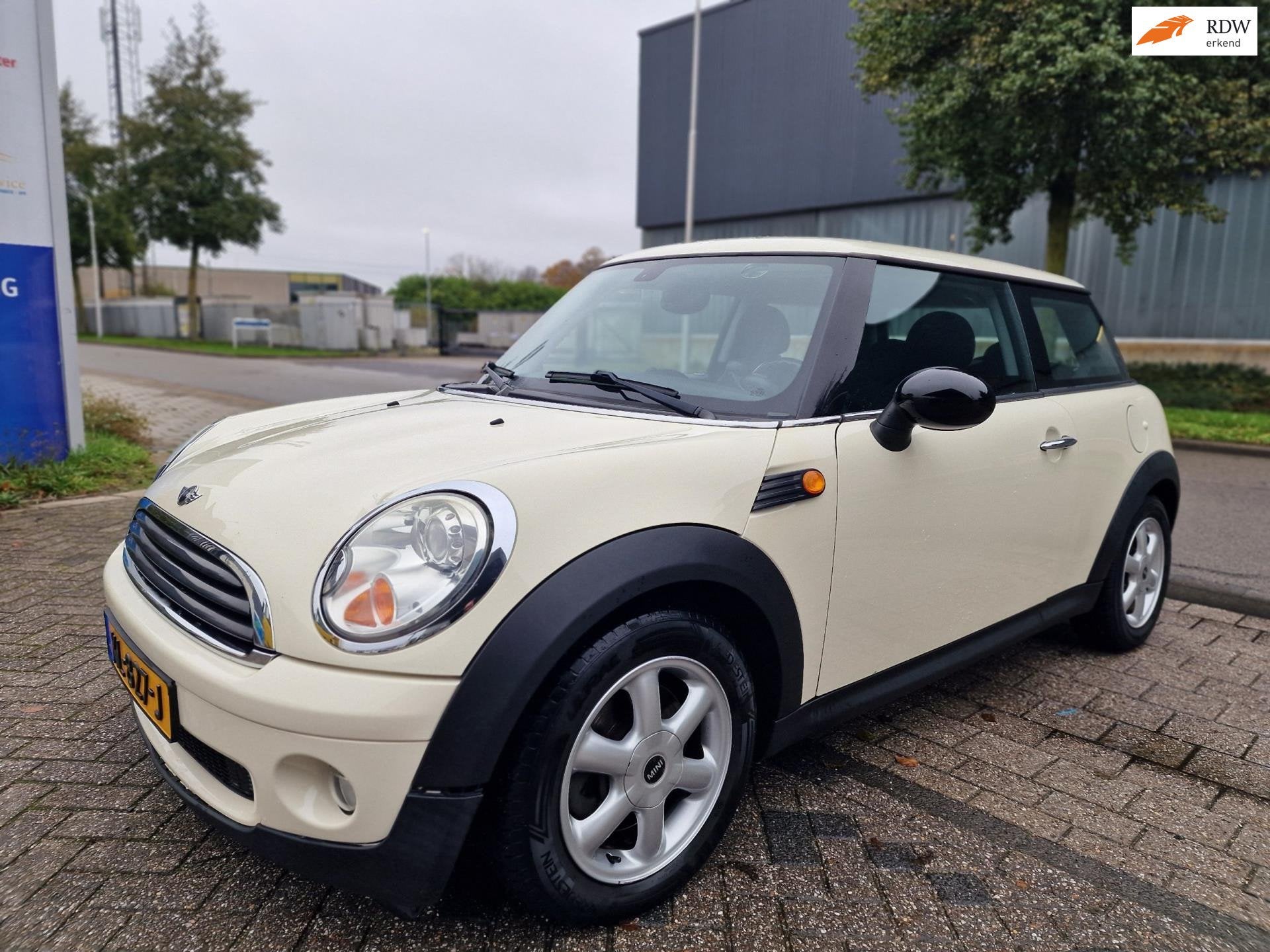 Mini Mini 1.4 One Pepper Automaat, Apk, Nap Inruil mogelijk., Auto's, Mini, Gebruikt, Zwart, 4 stoelen, Bedrijf