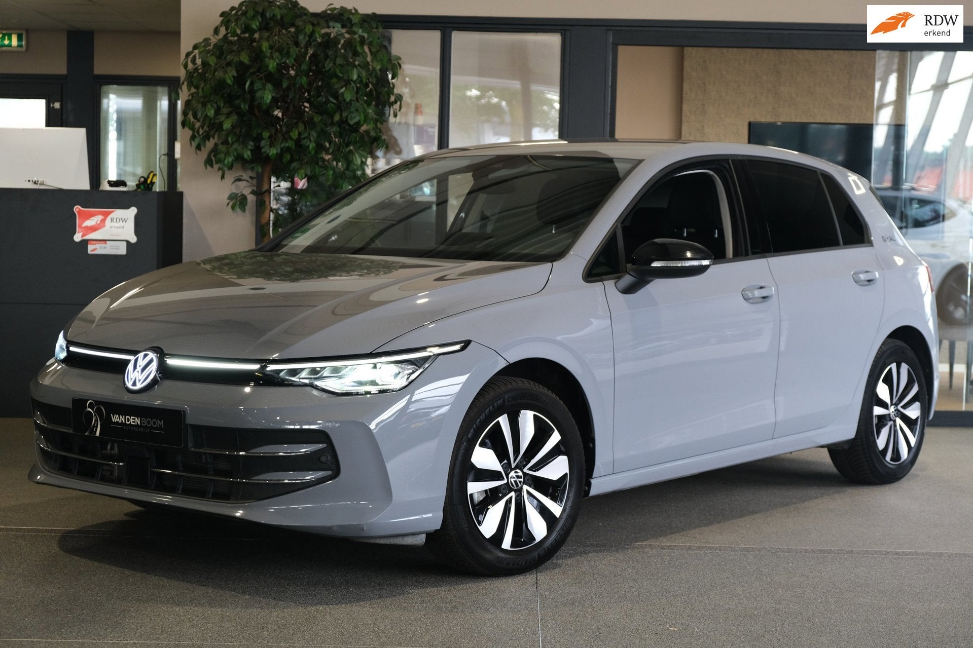 Volkswagen Golf 8.5 1.5 eTSI 150pk Navi Led Camera Trekhaak, 4 cilinders, 150 pk, Leder en Stof, Origineel Nederlands