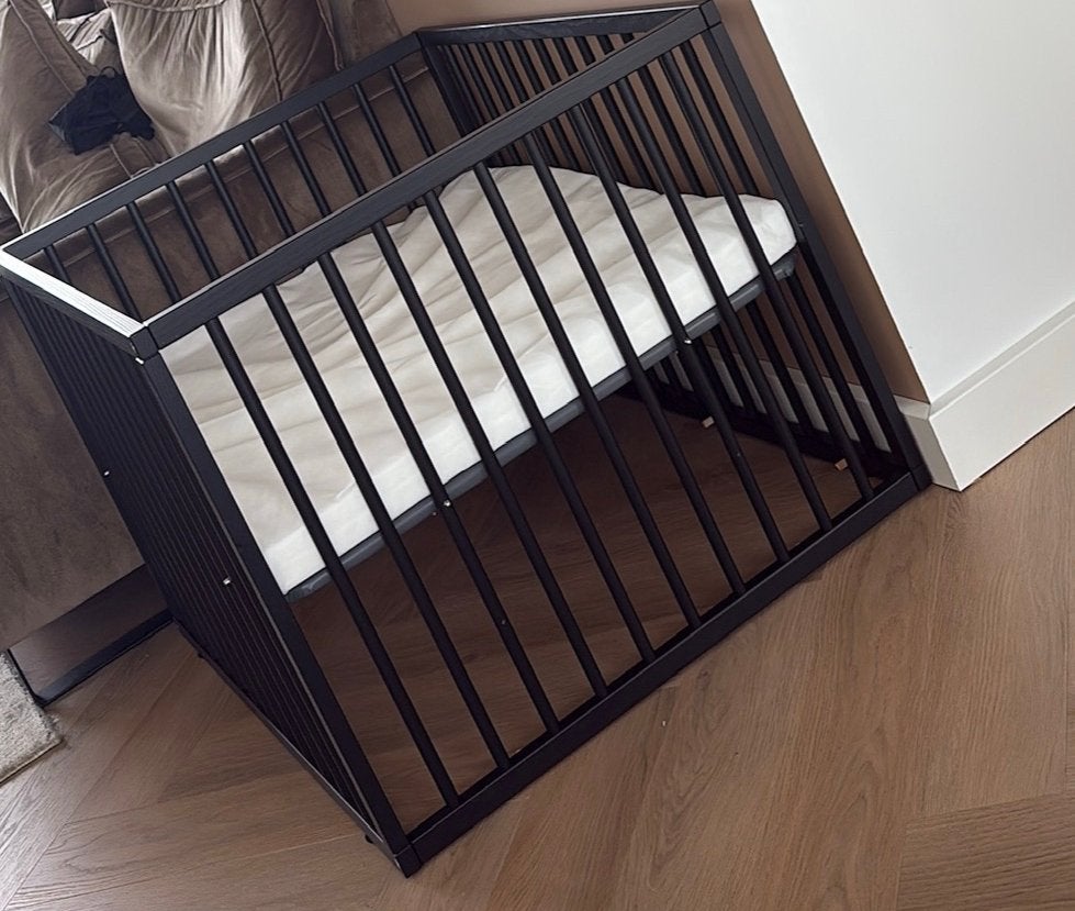 zwarte Box +  inclusief matras, Ophalen, Zo goed als nieuw