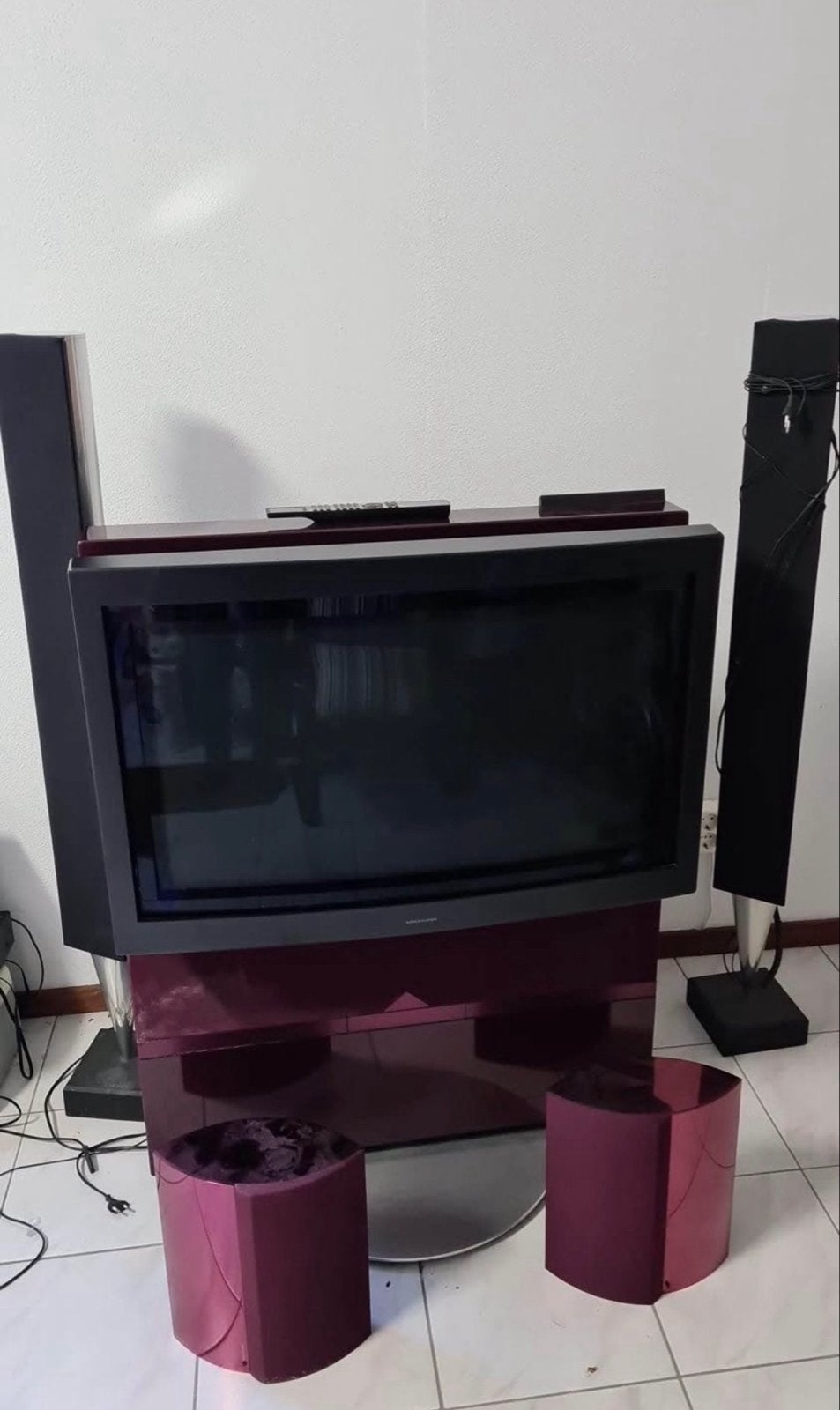 B&O Beovision TV met 4 speakers, Gebruikt, 50 Hz, LCD, 100 cm of meer