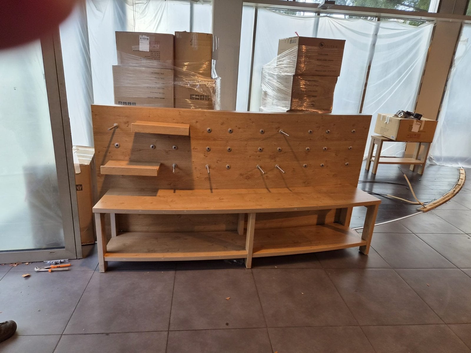 Houten displayrek met 10 planken, Ophalen of Verzenden, Gebruikt