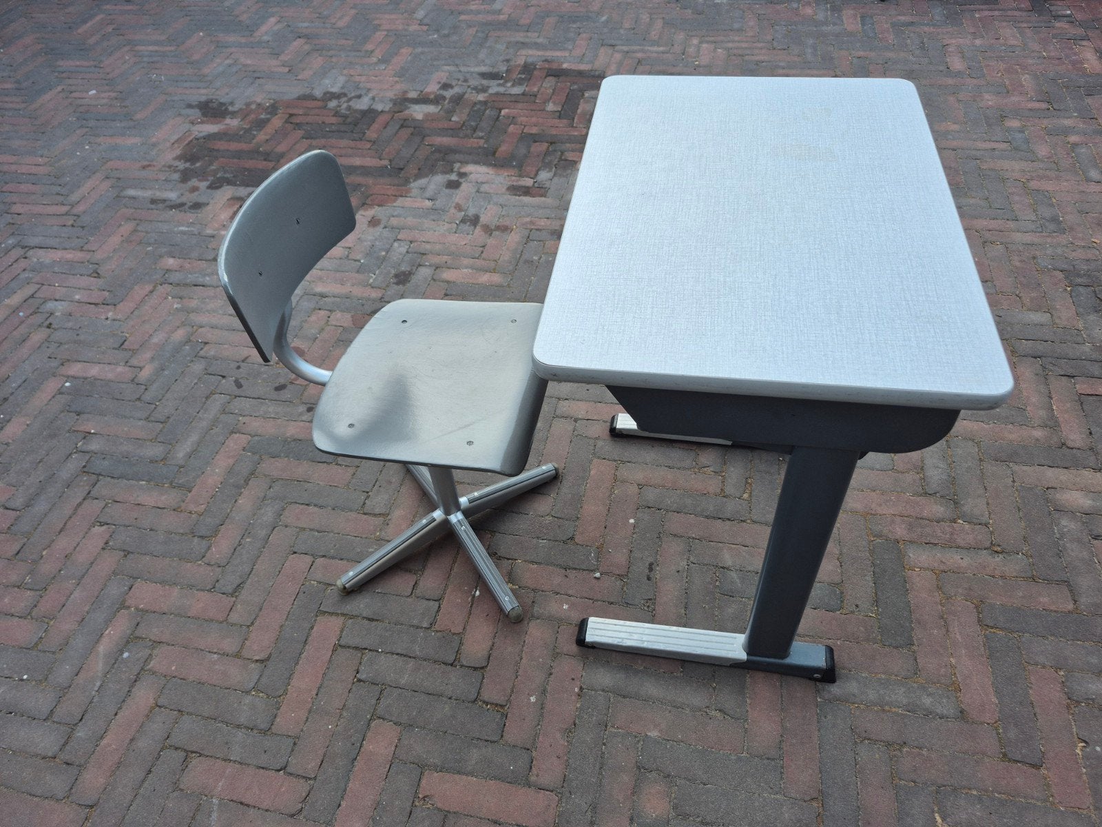 Vintage Schoolbureautje met Stoel - Metaal/Hout, Ophalen, Gebruikt, Tafel(s) en Stoel(en)