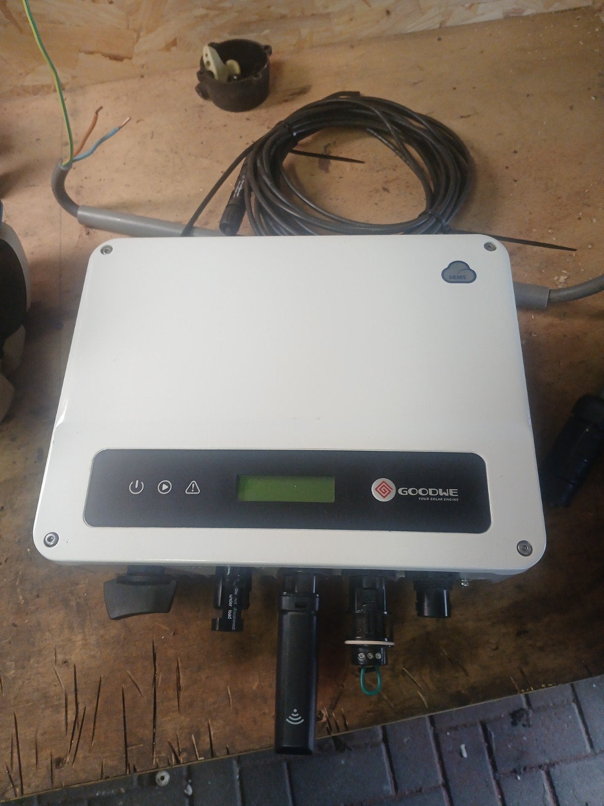 Nieuwe omvormer voor zonnepanelen, Witgoed en Apparatuur, Ophalen, Nieuw