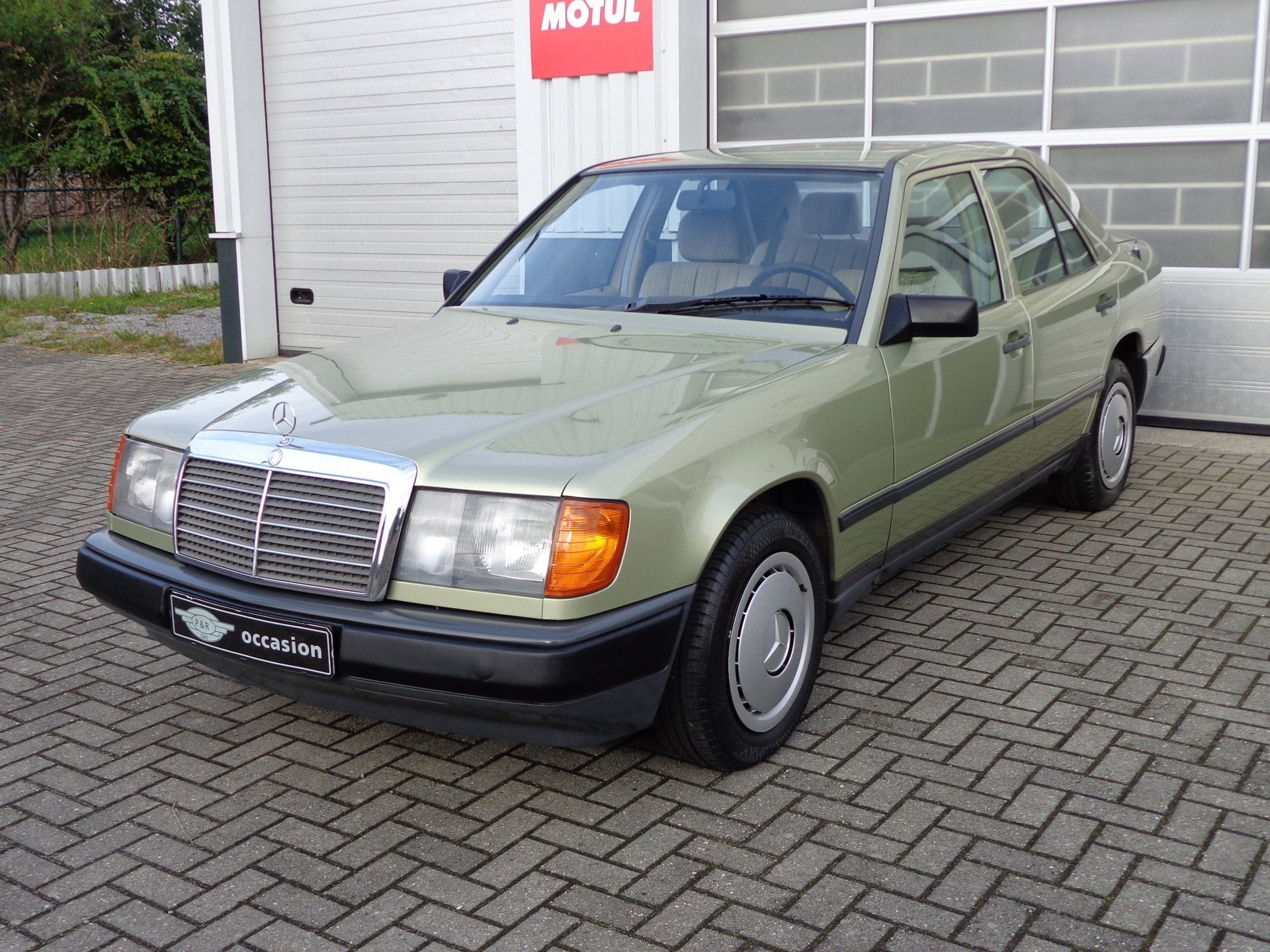 Mercedes-Benz 200-500 (W124) 230 E Belastingvrij zeer mooi, Gebruikt, Beige, 132 pk, Origineel Nederlands