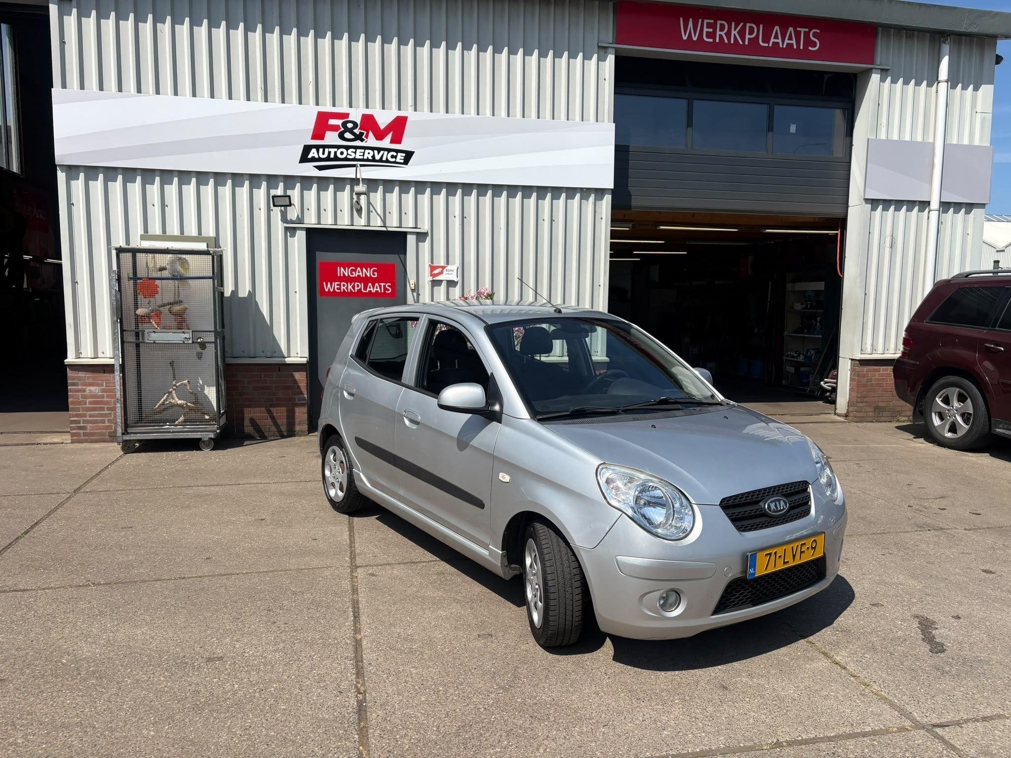 Kia Picanto 1.0 Seven Airco, radio, pdc achter, Euro 5, Stof, 4 cilinders, 400 kg