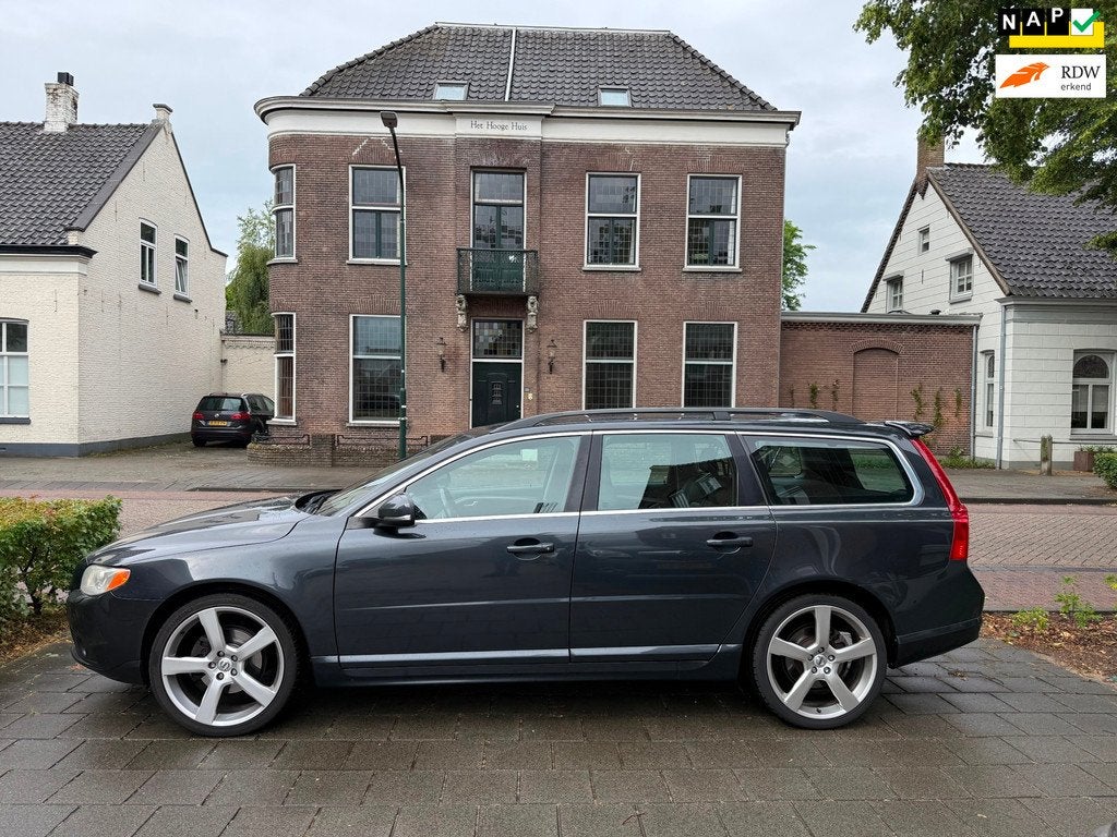 Volvo V70 1.6 T4 Limited Edition AUTOMAAT LEER DEALER ONDERH, Gebruikt, Zwart, 4 cilinders, 1600 kg