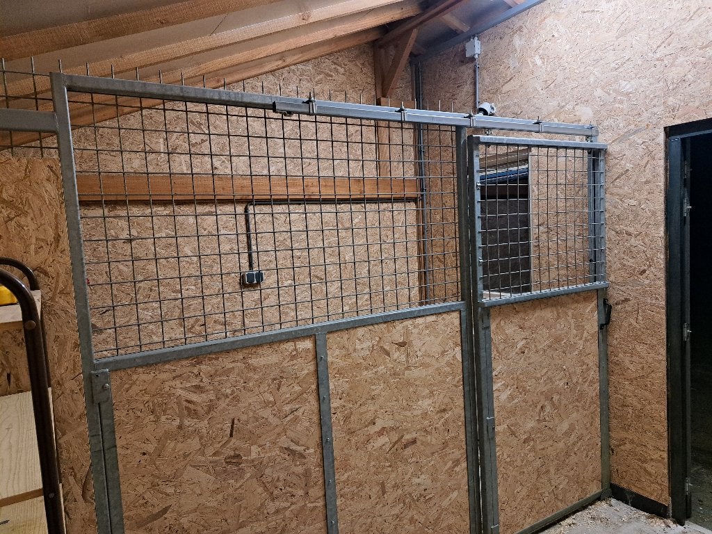 Stalwand, paardenfront, schuifdeur, Ophalen, Gebruikt
