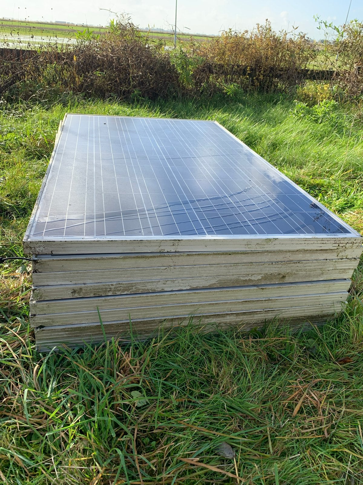 9 gebruikte zonnepanelen met betonsteunen, Ophalen, Gebruikt, Paneel, 100 tot 200 wattpiek