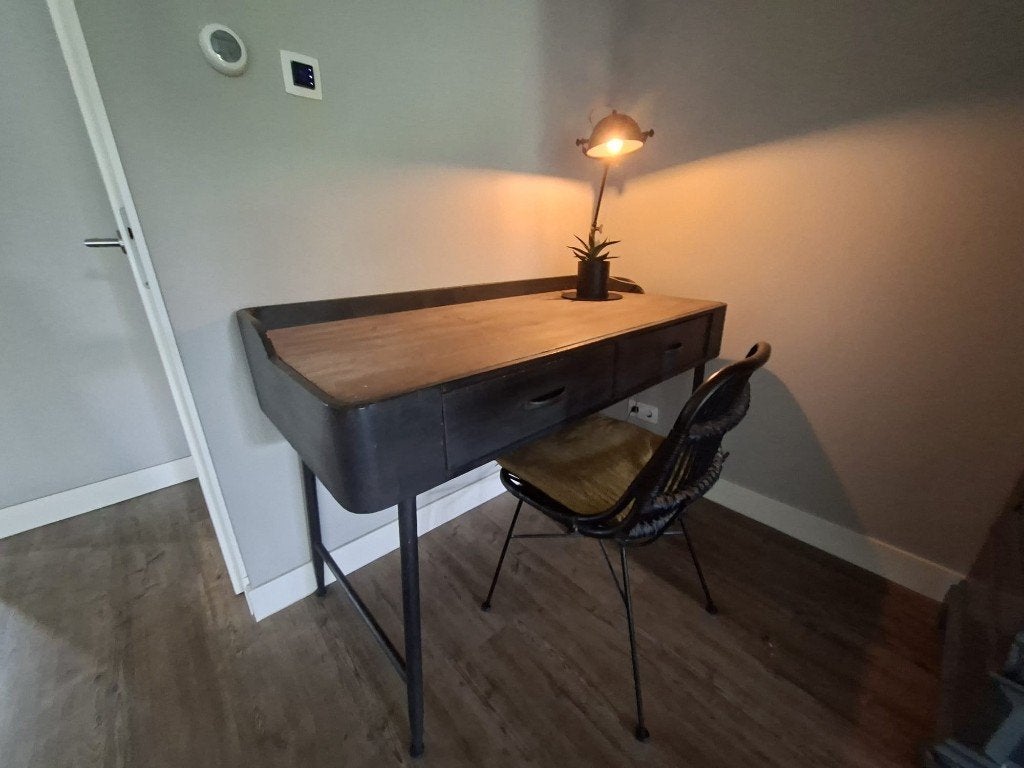 Clayre & Eef industrieel bureau compleet met stoel en lamp, Ophalen, 65 cm, Zo goed als nieuw, Industrieel