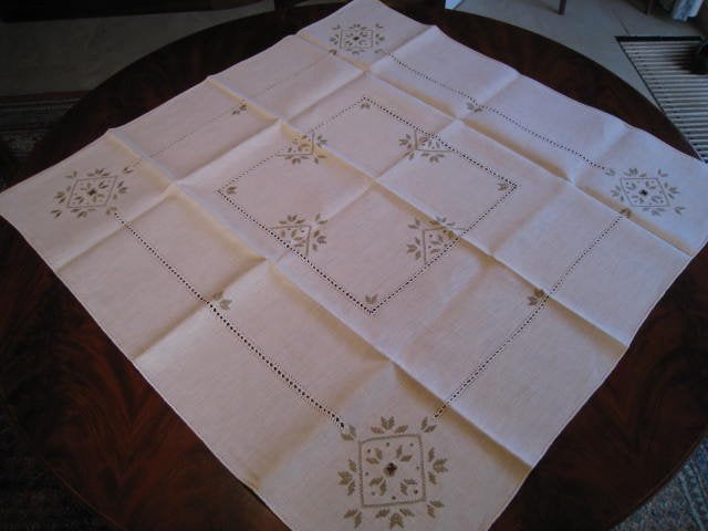 Tafelkleed, vierkant, lichte kwaliteitsstof, wit met beige, Tafelkleed, Ophalen of Verzenden, Rechthoek, Beige