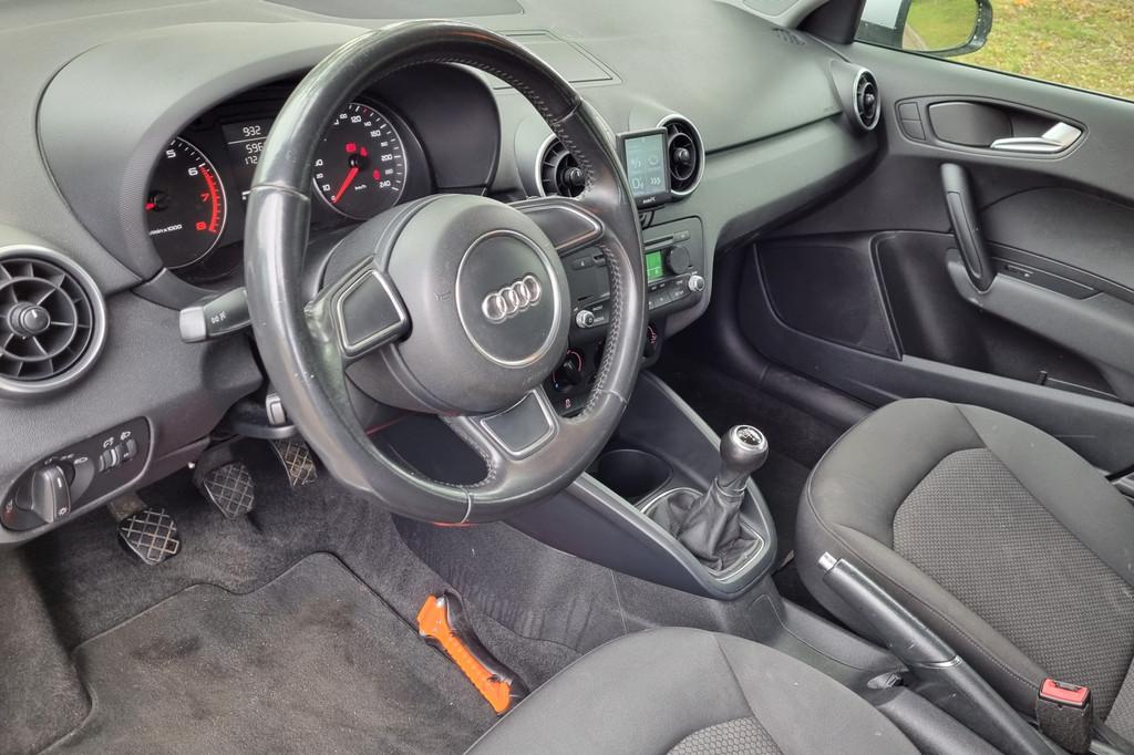 Audi A1 1.2 TFSI Attraction Pro Line, Origineel NL, Bluetoot, Auto's, Voorwielaandrijving, Euro 5, 86 pk, 4 cilinders