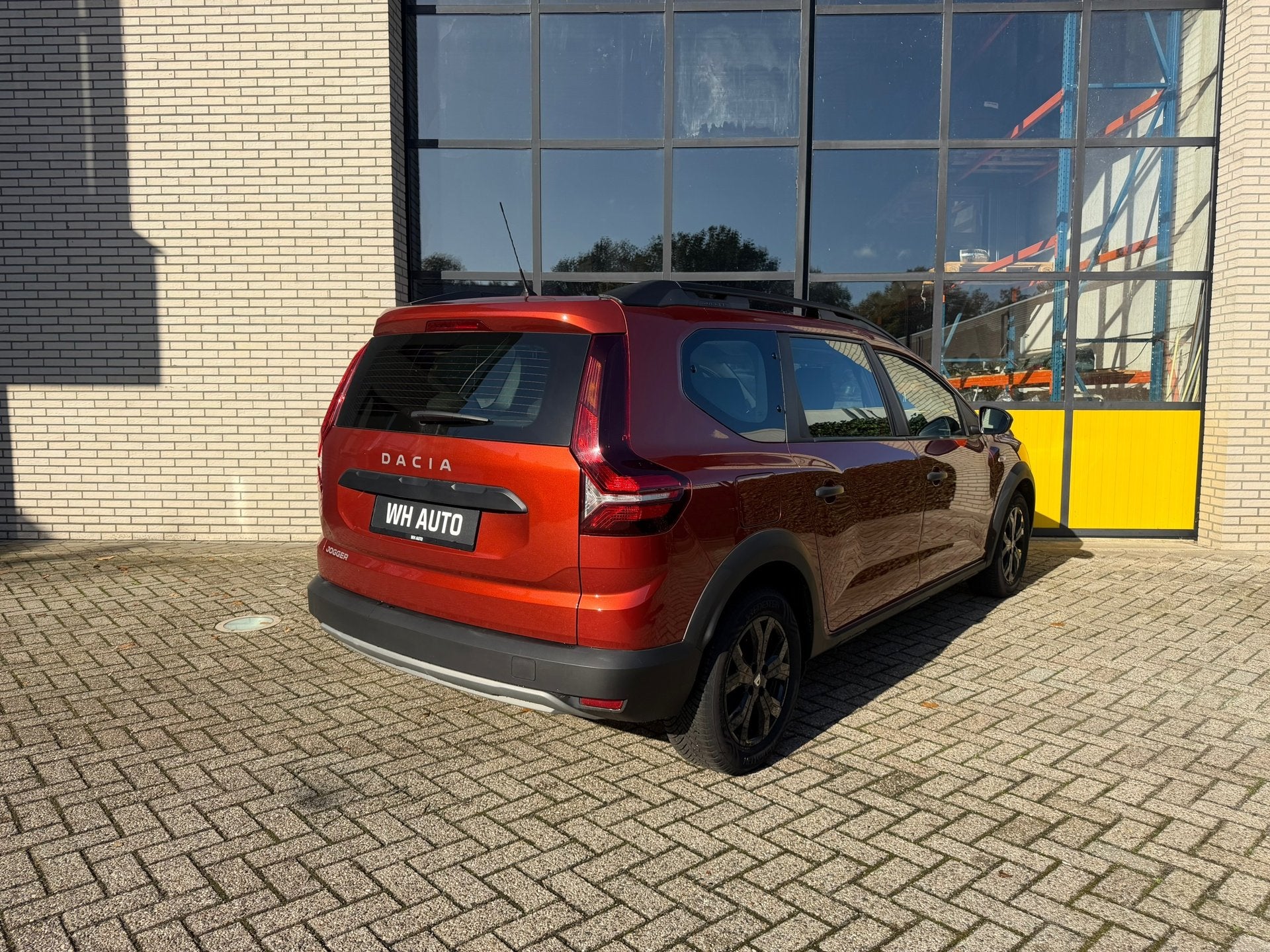 Dacia Jogger 1.0 TCe Comfort 7p., Voorwielaandrijving, Stof, Gebruikt, Zwart