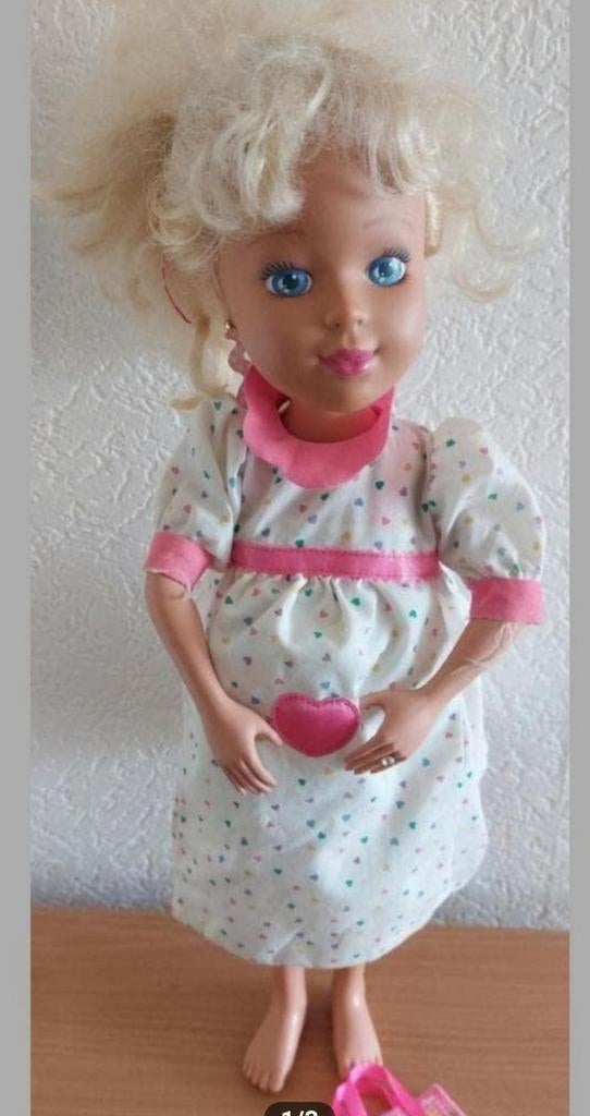 Pop 46 cm met zomerjurkje en zwangerschap jurk+ baby popje, Ophalen of Verzenden