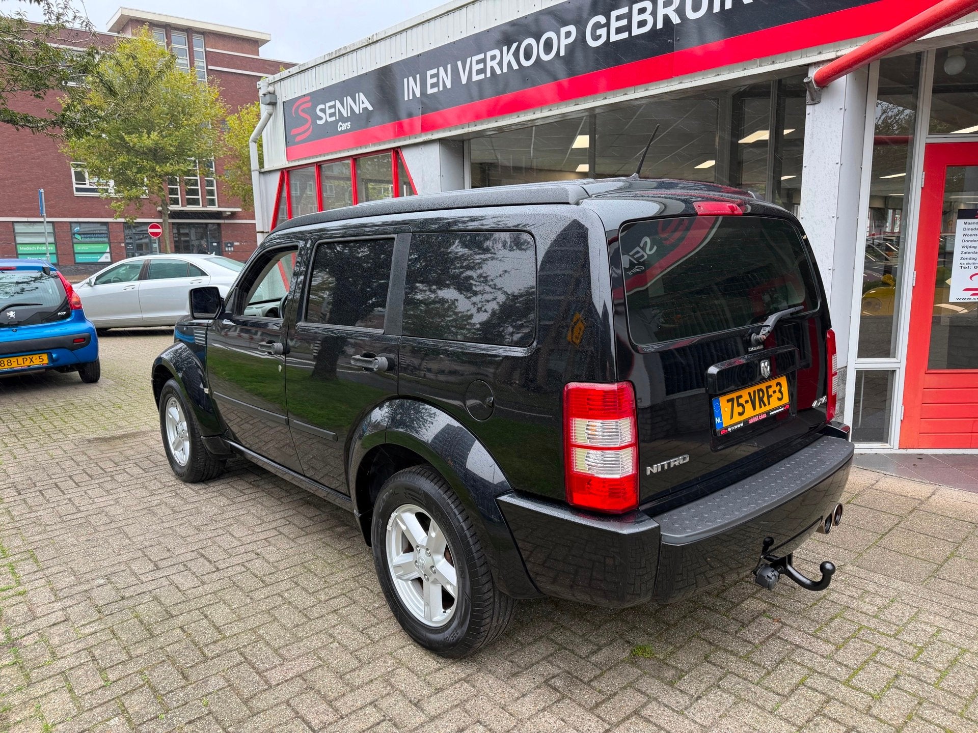 Dodge Nitro 3.7 V6 Aut - Grijs kent - Marge - Inr Mog !, Automaat, 3700 cc, Gebruikt, Zwart