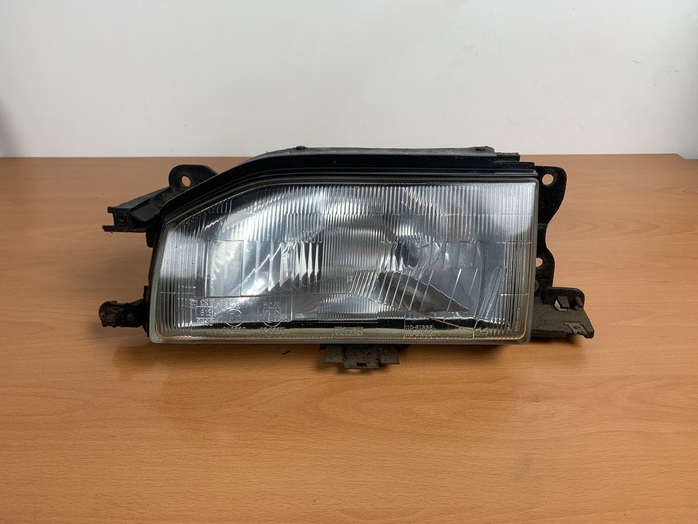 koplamp Links mazda 323 BF 1987 tot 1990 110-61335, Auto-onderdelen, Gebruikt, -, -, Ophalen of Verzenden