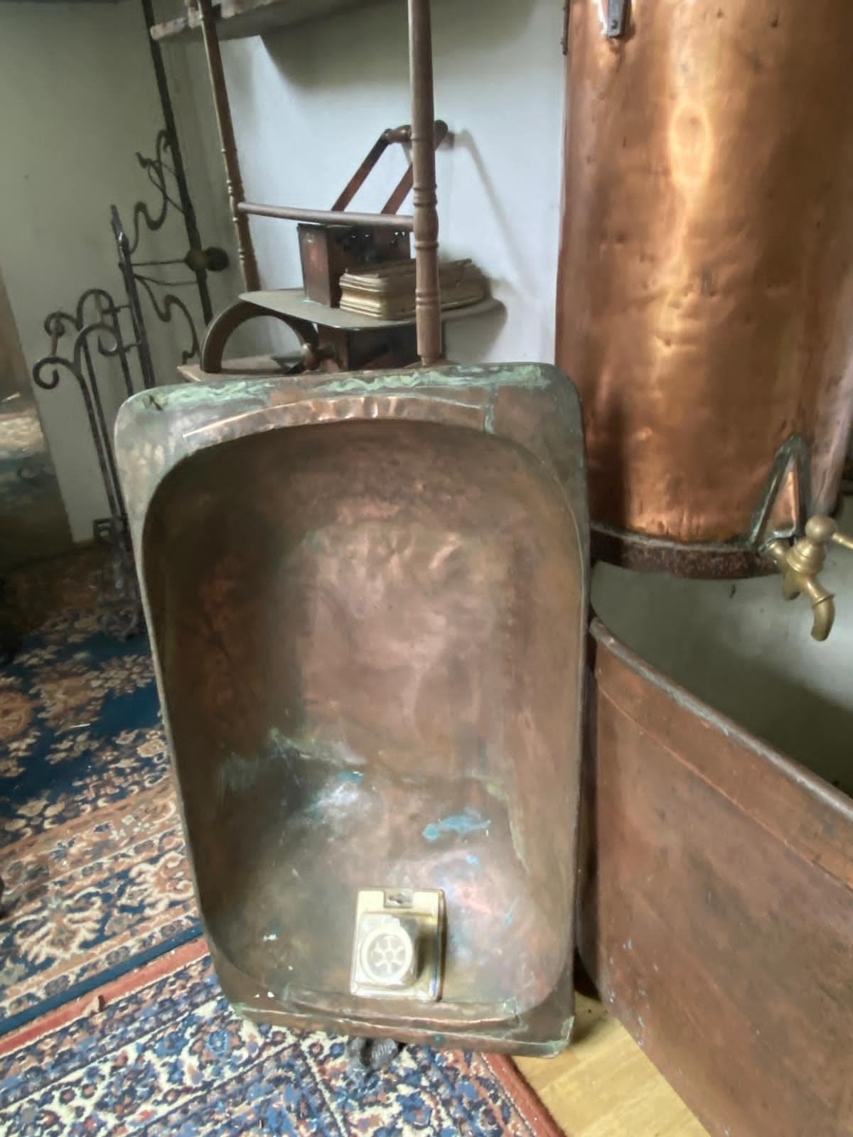 Diverse koperen badkamerartikelen: badkuip, wasbak, tank, Ophalen of Verzenden, Koper