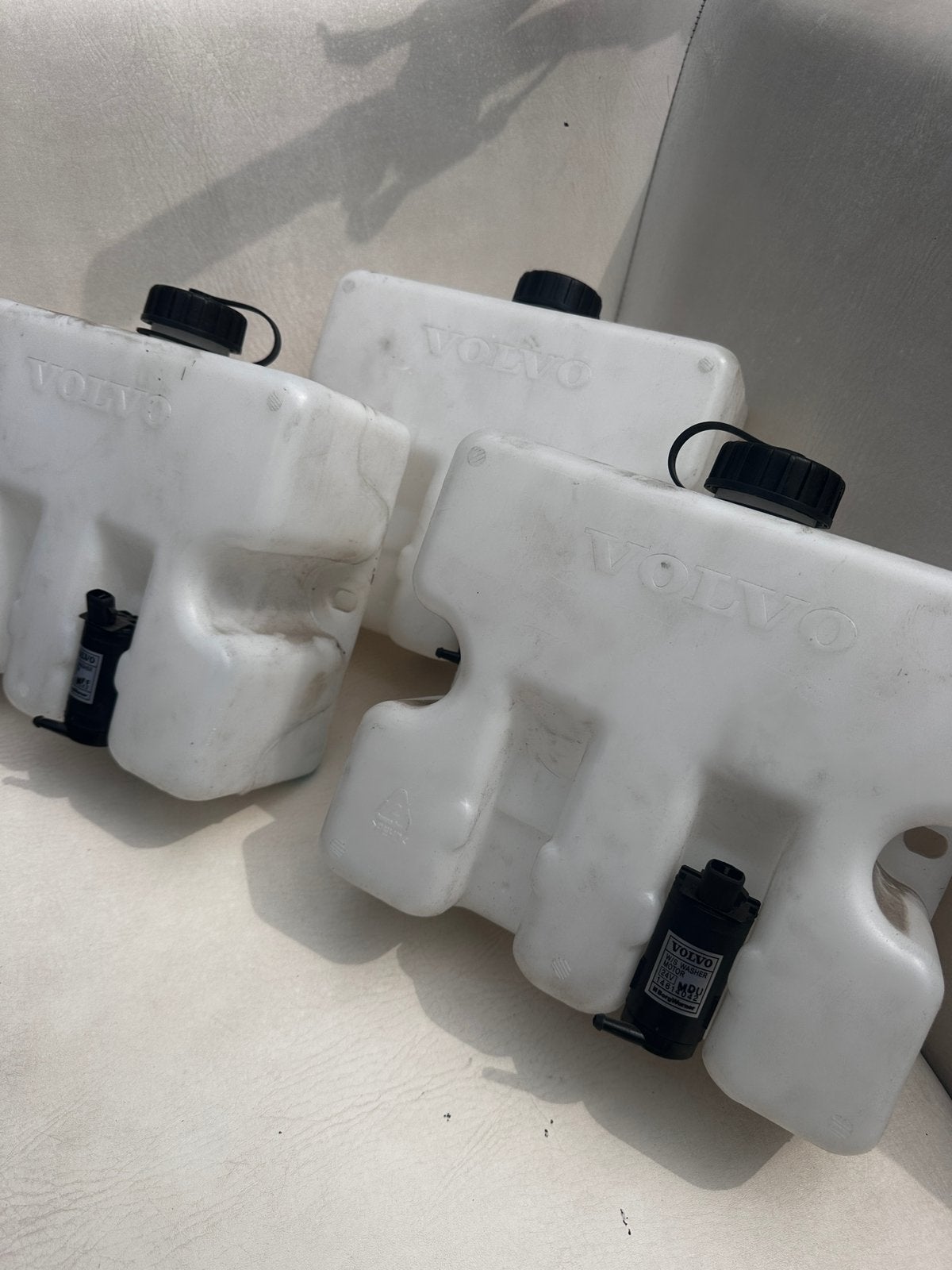 Volvo water reservoir met pompjes - nieuw 3x, Ophalen, Nieuw, Volvo