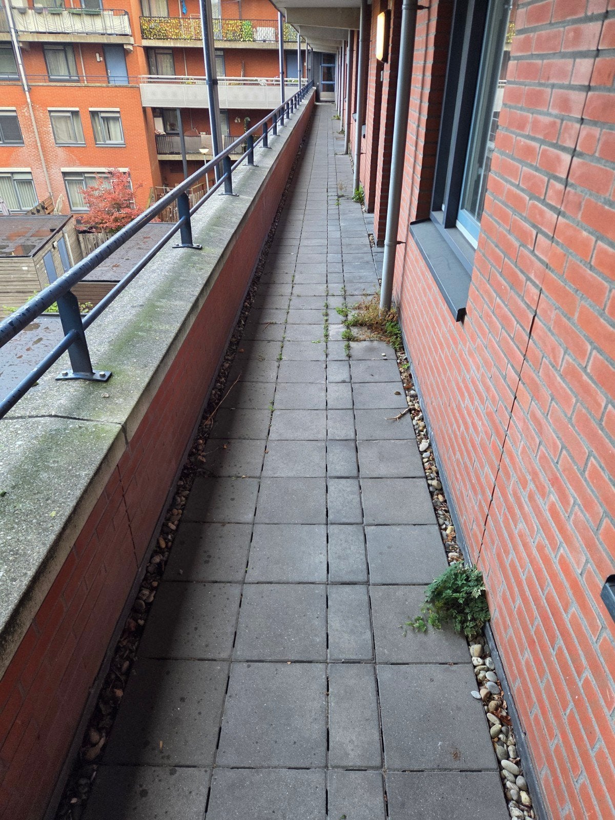 Gratis 150 m2 Draintegels (Voor balkon galerij of straatwerk