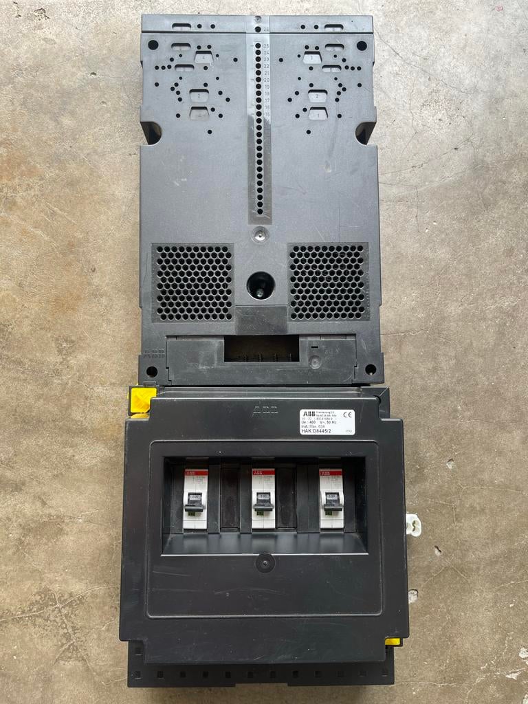 ABB Hoofdzekeringkast met 3x C25 automaten, Ophalen of Verzenden, Zo goed als nieuw, Schakelaar