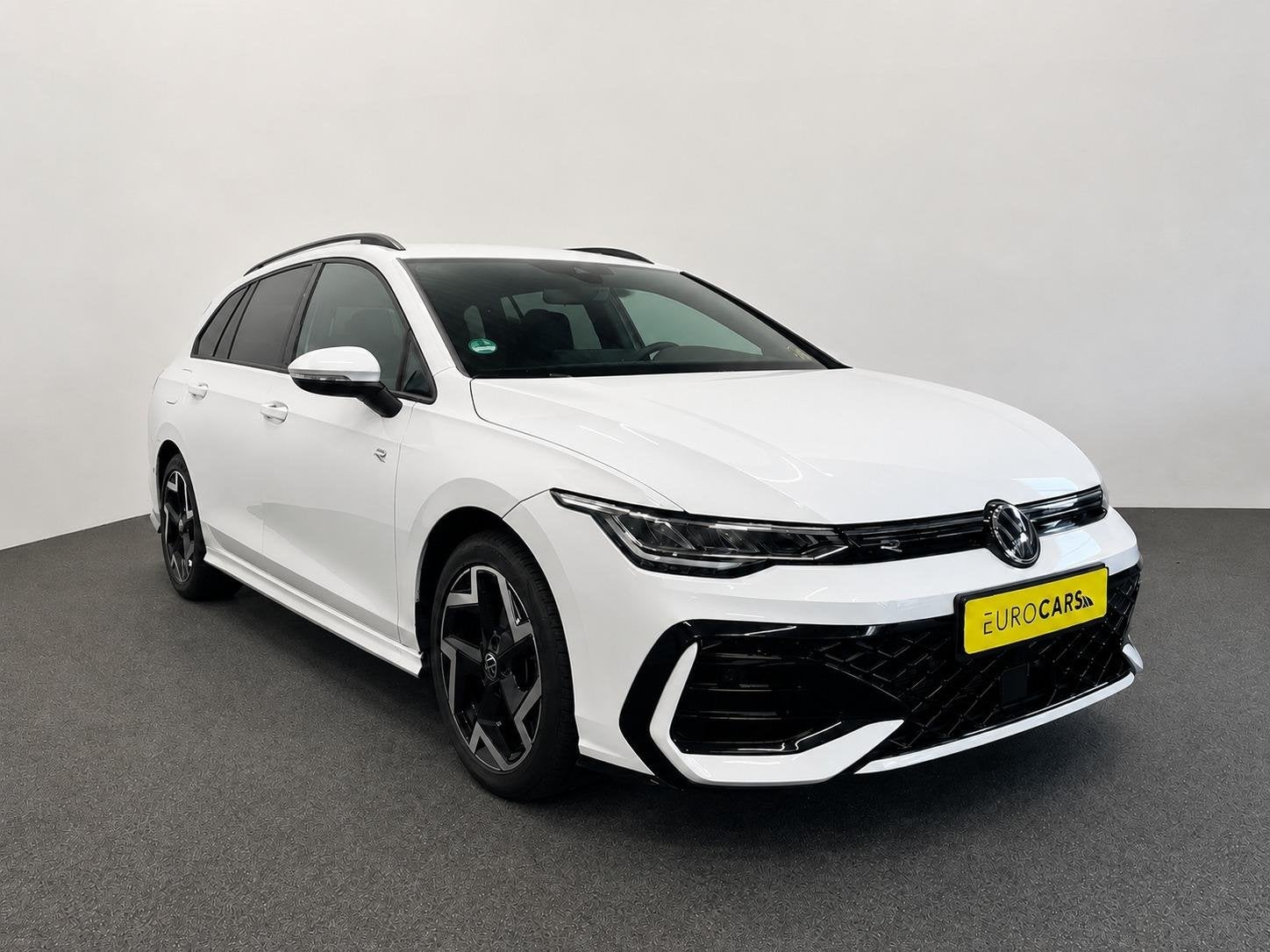 Volkswagen Golf Variant 1.5 eTSI R-Line Business Digital Coc, Stof, 4 cilinders, 1261 kg, Wit