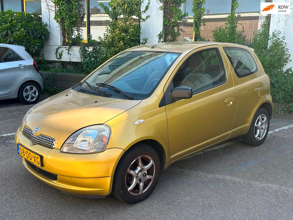 Toyota Yaris 1.0-16V VVT-i Sol, Auto's, Toyota, Gebruikt, 400 kg, 68 pk, Origineel Nederlands