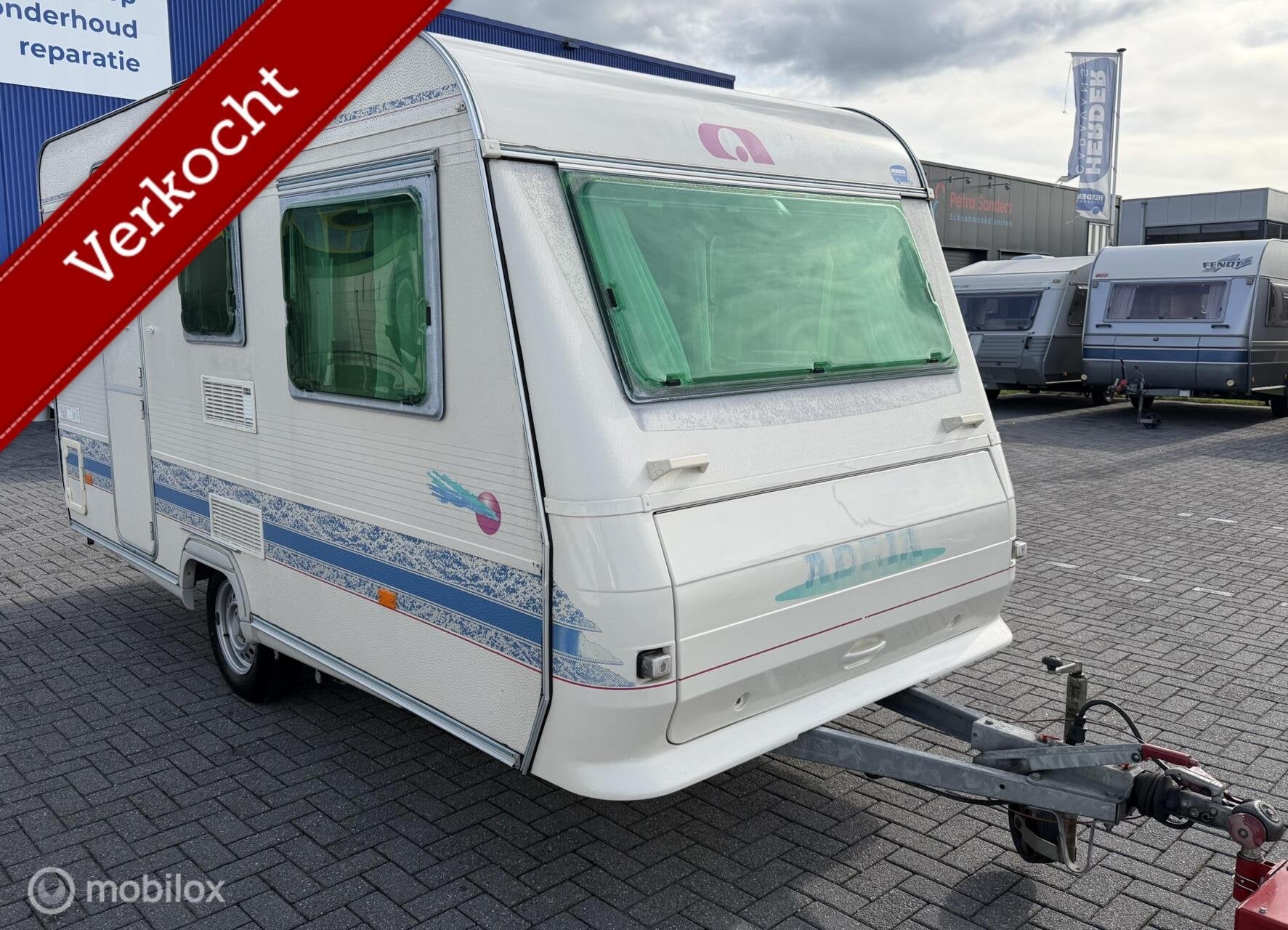 Adria 390DS - Voortent + Luifel , Mover, Caravans en Kamperen, Vast bed, Luifel, Bedrijf, Treinzit