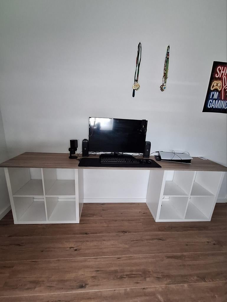 Bureau met 2 Kallax kasten en meubelpaneel 250 cm, Ophalen, Opbergruimte, Gebruikt, Spaanplaat of MDF