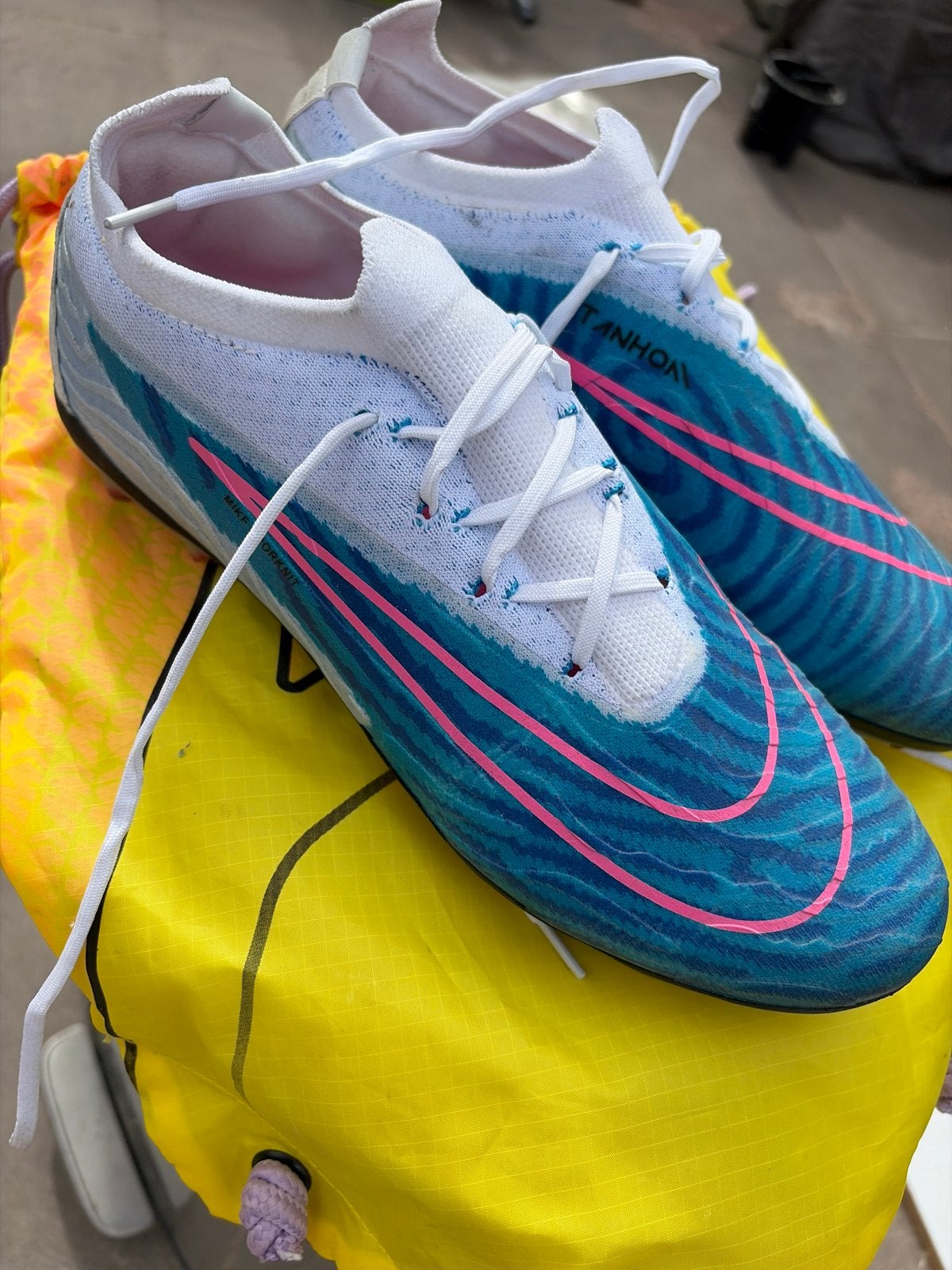 Zo goed als nieuwe voetbalschoenen maat 42, Ophalen, Zo goed als nieuw, Schoenen