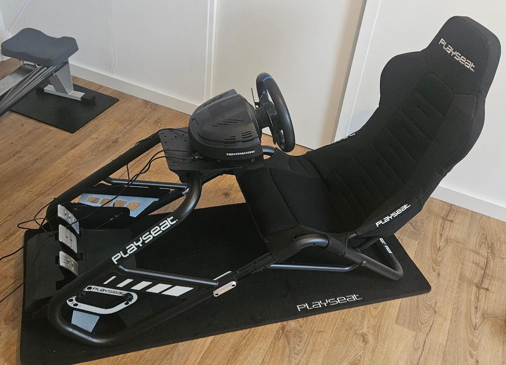 ZGAN Playseat Trophy + Thrustmaster T300 RS GT + Floor mat, Ophalen, Racestoel, Zo goed als nieuw, Verstelbaar