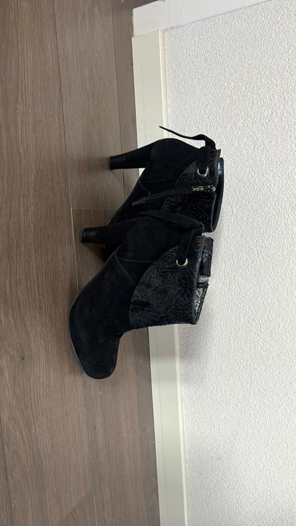 Mooie Roberto d Angelo zwarte laarsjes, Kleding | Dames, Schoenen, Ophalen of Verzenden, Gedragen, Zwart