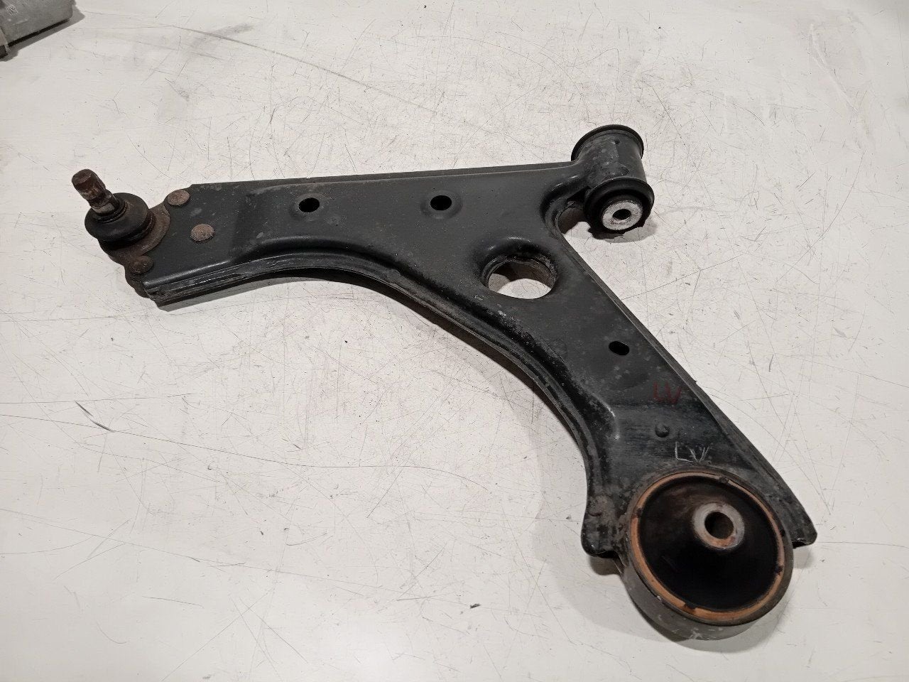 Draagarm links voor Opel Corsa, Onderdelen@venauto.nl, Van der Ven Autorecycling B.V., Gebruikt, Ettenseweg 76, 4706 PB Roosendaal, The Netherlands