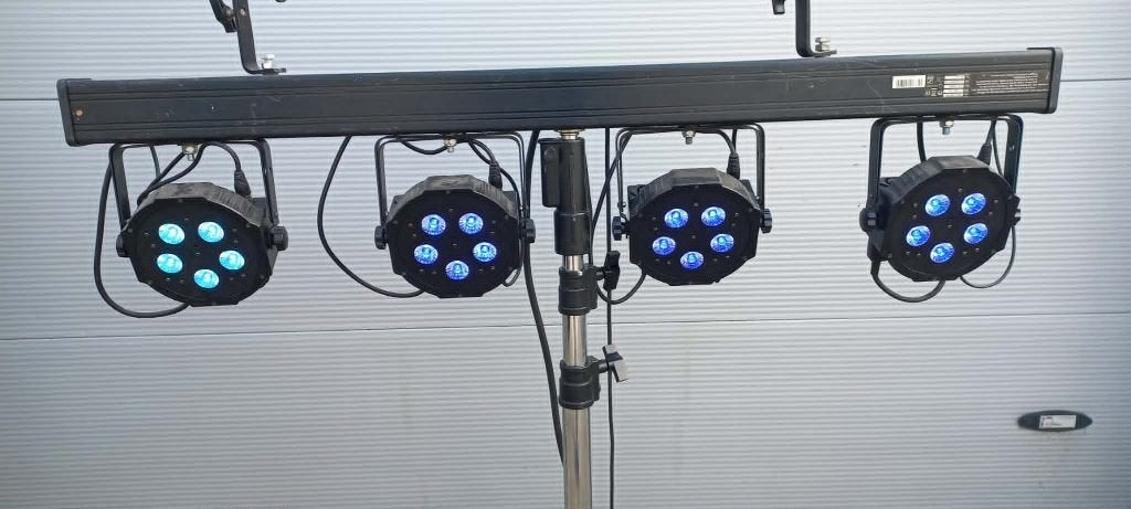 12 stuks American DJ Mega Tripar Profile Plus spots + barren, Ophalen, Zo goed als nieuw, Licht, Geluidgestuurd