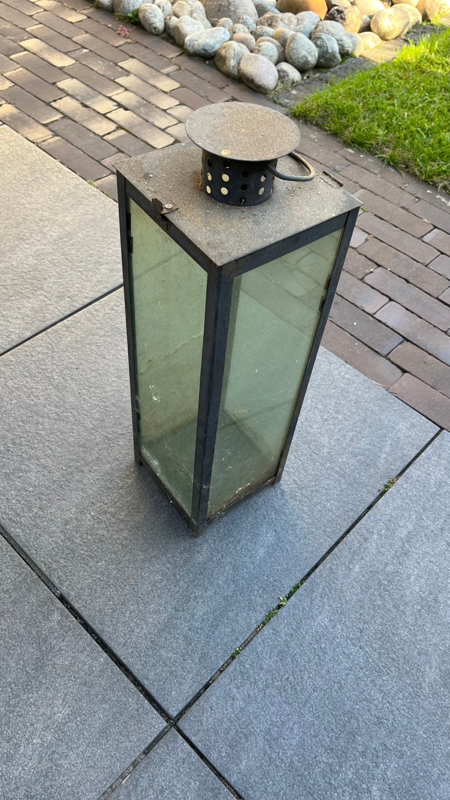 2 oude lantaarns zwart, Tuin en Terras, Buitenverlichting, Staande lamp, Ophalen of Verzenden, 50 tot 250 watt, IJzer