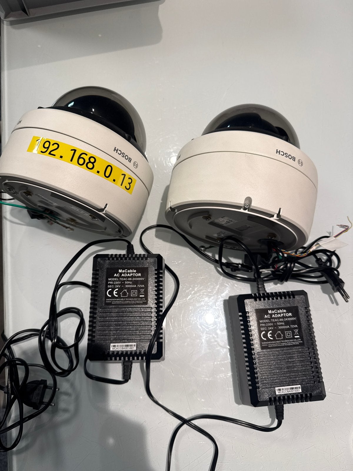 2x Bosch VCD-811-IWT HD Dome Camera met Voeding, Ophalen of Verzenden, Gebruikt, Buitencamera