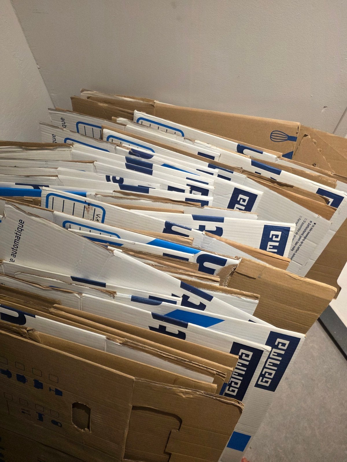 Ongeveer 45 gebruikte verhuisdozen van Gamma/action, Ophalen, 40 tot 60 cm, Opvouwbaar, 50 tot 75 cm
