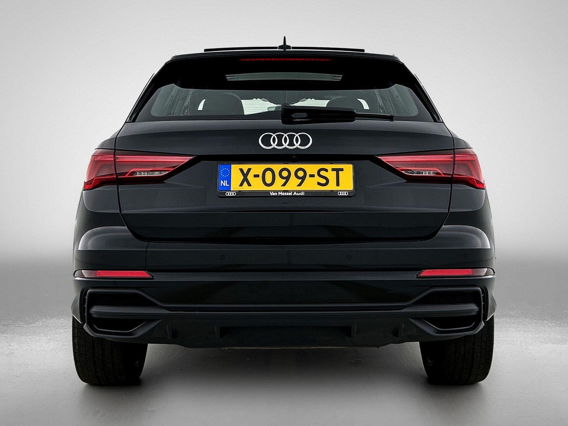 Audi Q3 45 TFSI e S edition Automaat | Navigatie | Panorama, Auto's, Audi, 12 maanden, Gebruikt, Zwart, Hybride Elektrisch/Benzine