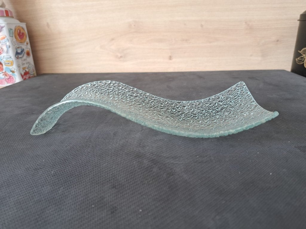 Decoratieve glazen schaal - golvend design, Schaal, Ophalen of Verzenden, Overige vormen, Glas