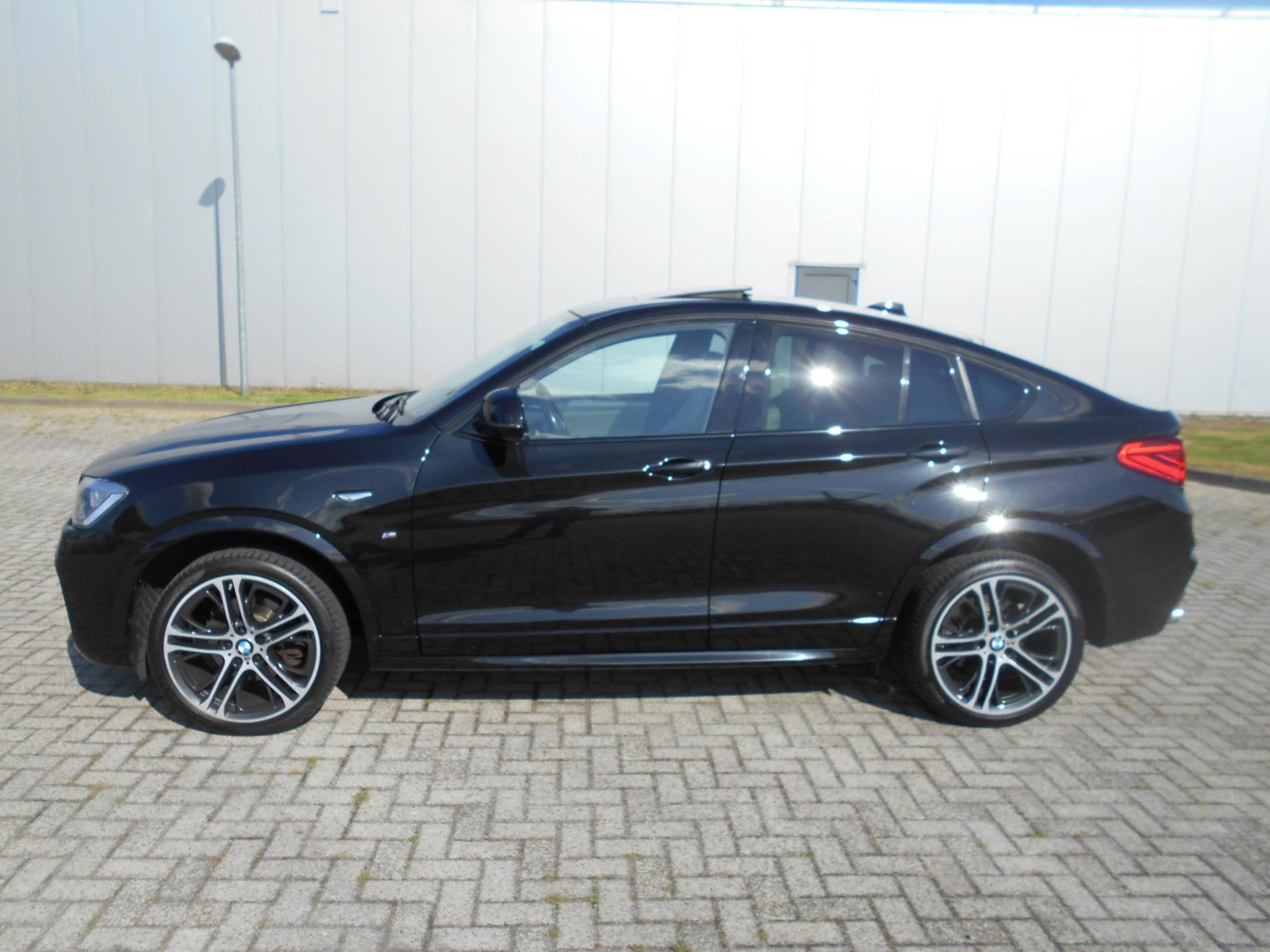 BMW X4 XDrive20d High Executive M Sport Edition Automaat , L, Auto's, Automaat, Euro 6, 2000 kg, Zwart