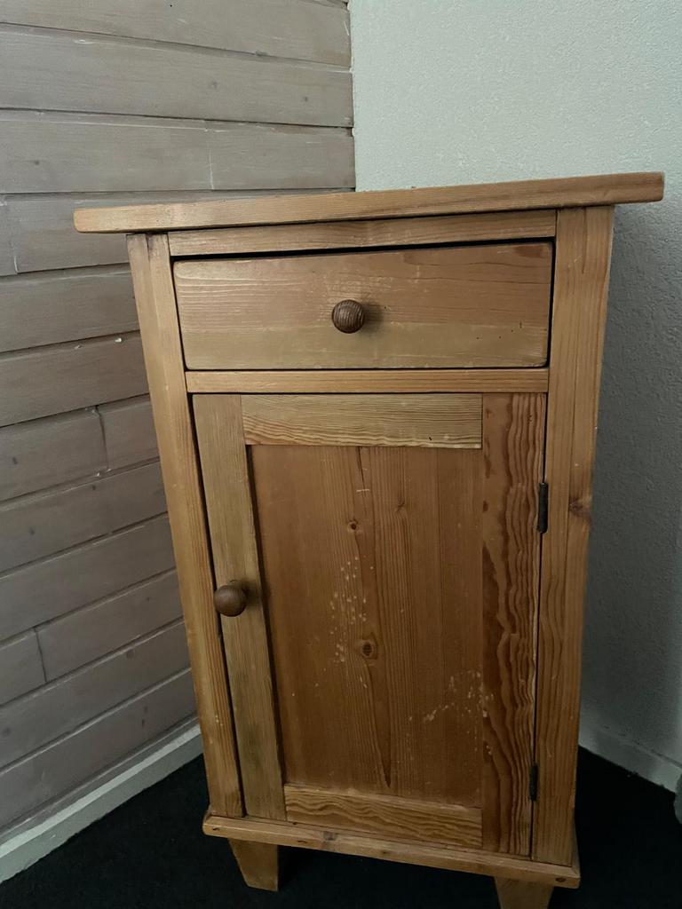 Heel oud grenen nachtkastje, Verzenden, Zo goed als nieuw, Minder dan 45 cm