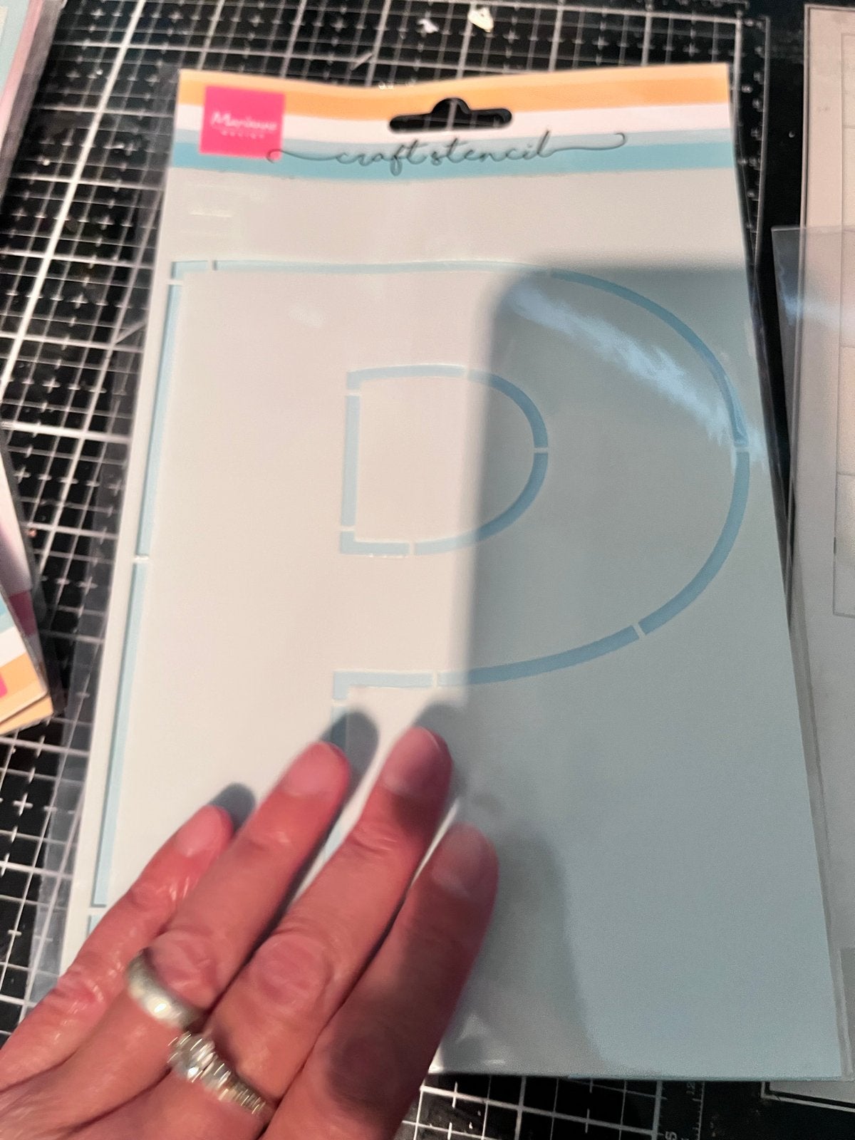 Marianne Design Craftstencil Letter p, Hobby en Vrije tijd, Nieuw, Ophalen of Verzenden, Kunststof, Herbruikbaar