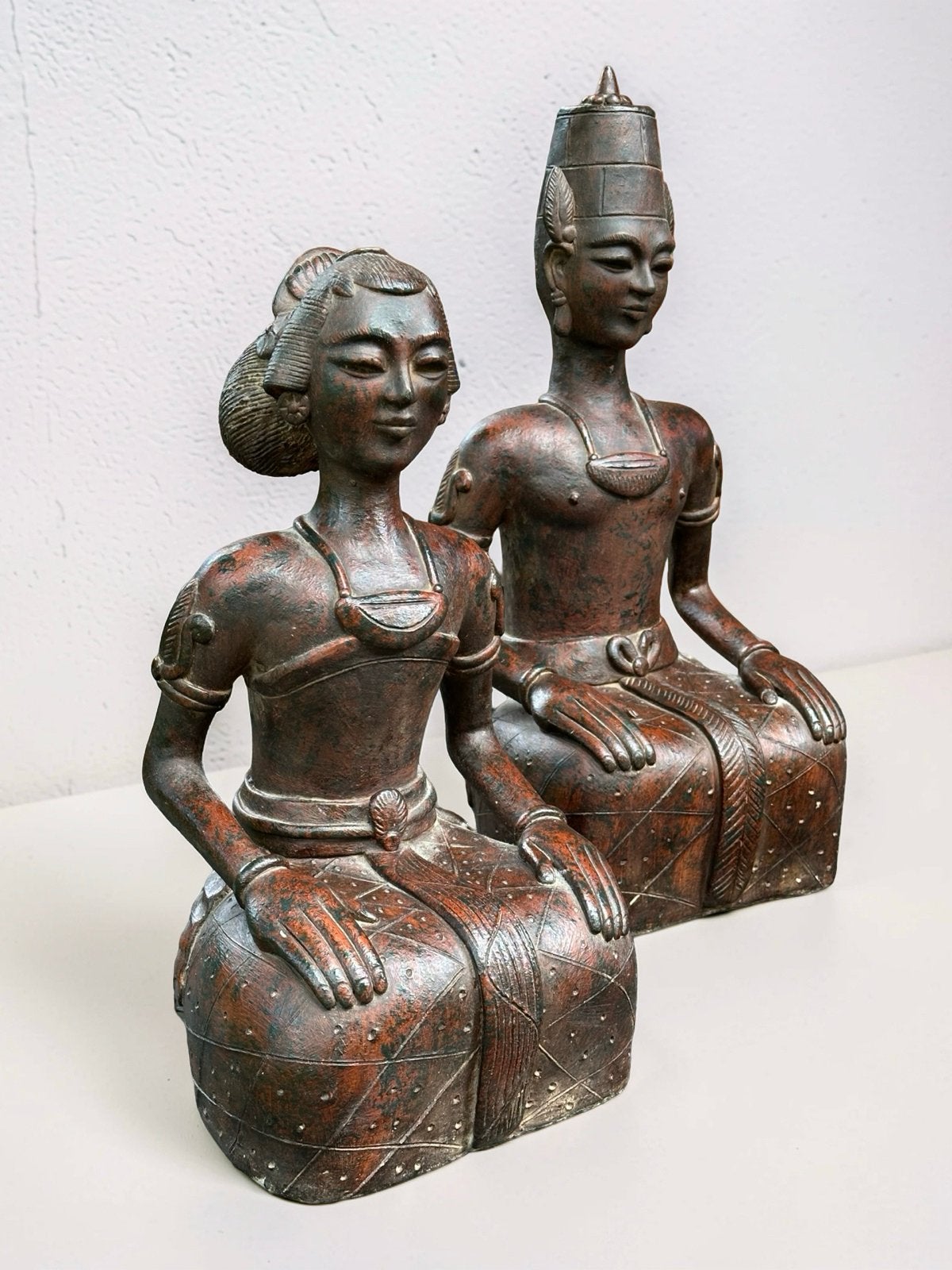 Grote Set Javaanse Loro Blonyo Huwelijksbeelden, Antiek en Kunst, Groep mensen, Handgemaakt, Beeld, Hout