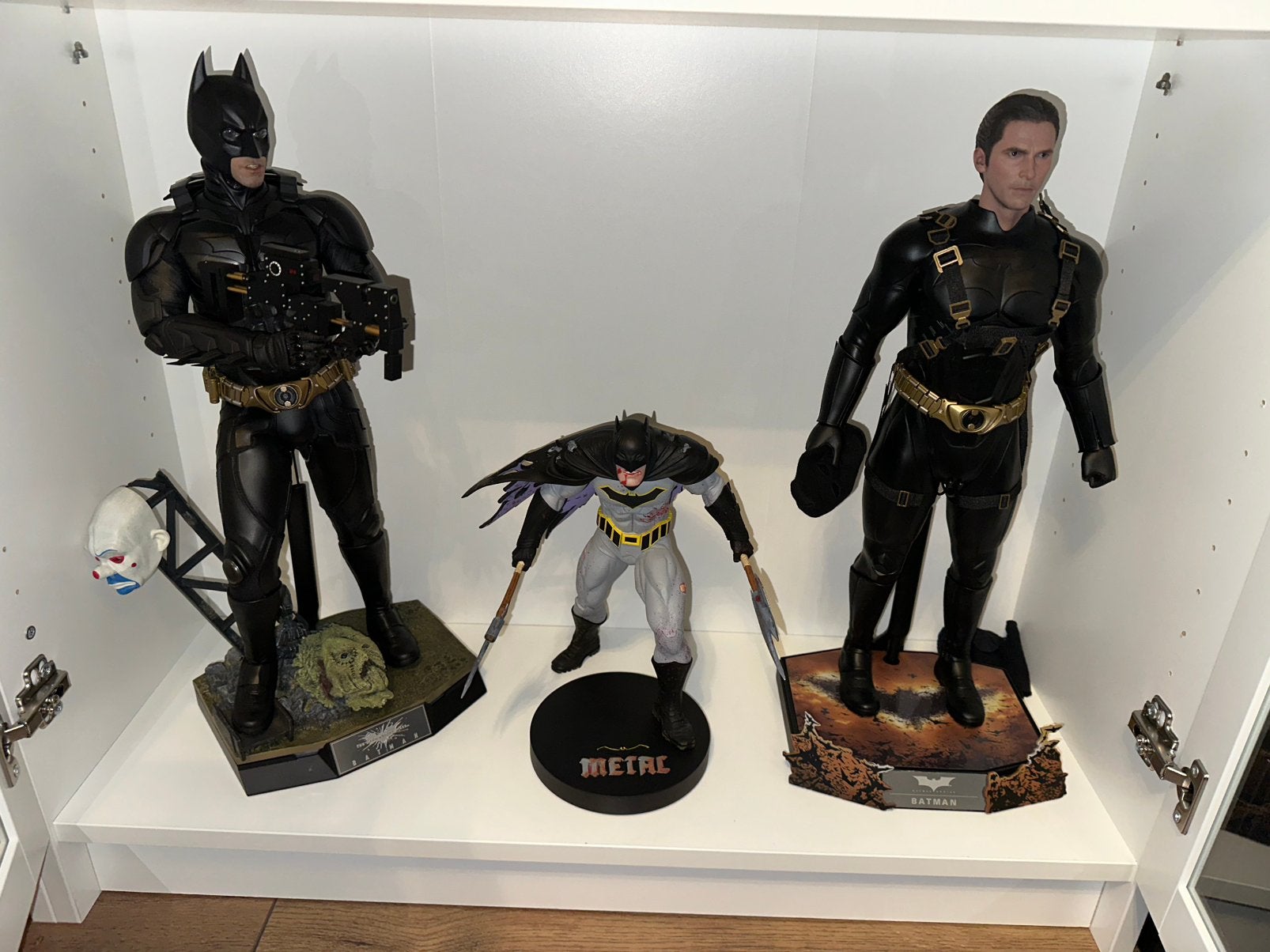 Batman begins dark knight rises 1/4 hot toys figure set bale, Ophalen of Verzenden, Zo goed als nieuw, Film, Actiefiguur of Pop