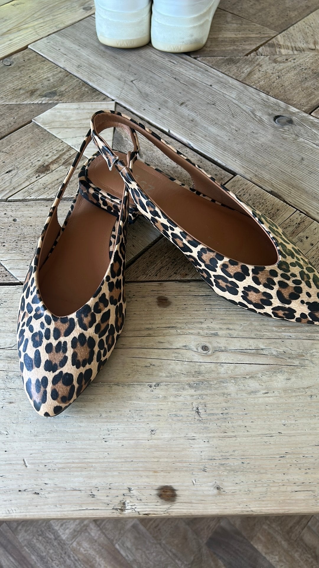 Blasz  tijgerprint slingback maat 39, Bruin, Zo goed als nieuw, Sandalen of Muiltjes, Ophalen of Verzenden