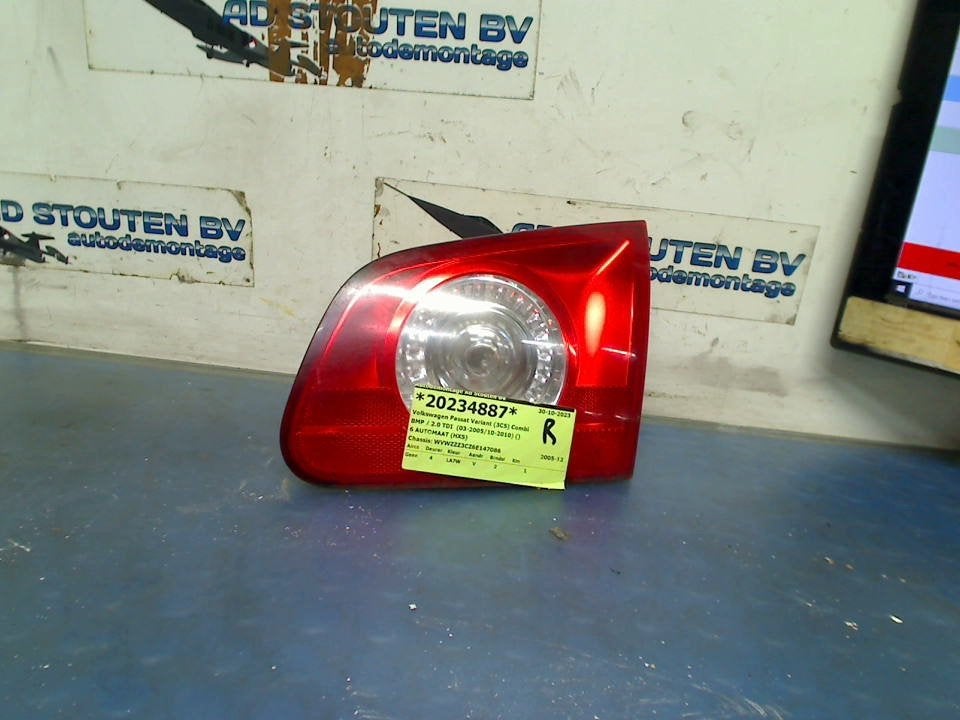 Achterlicht Rechts Volkswagen Passat Variant (3C5) 27448002, Auto-onderdelen, Verlichting, Gebruikt, Volkswagen, Volkswagen AG