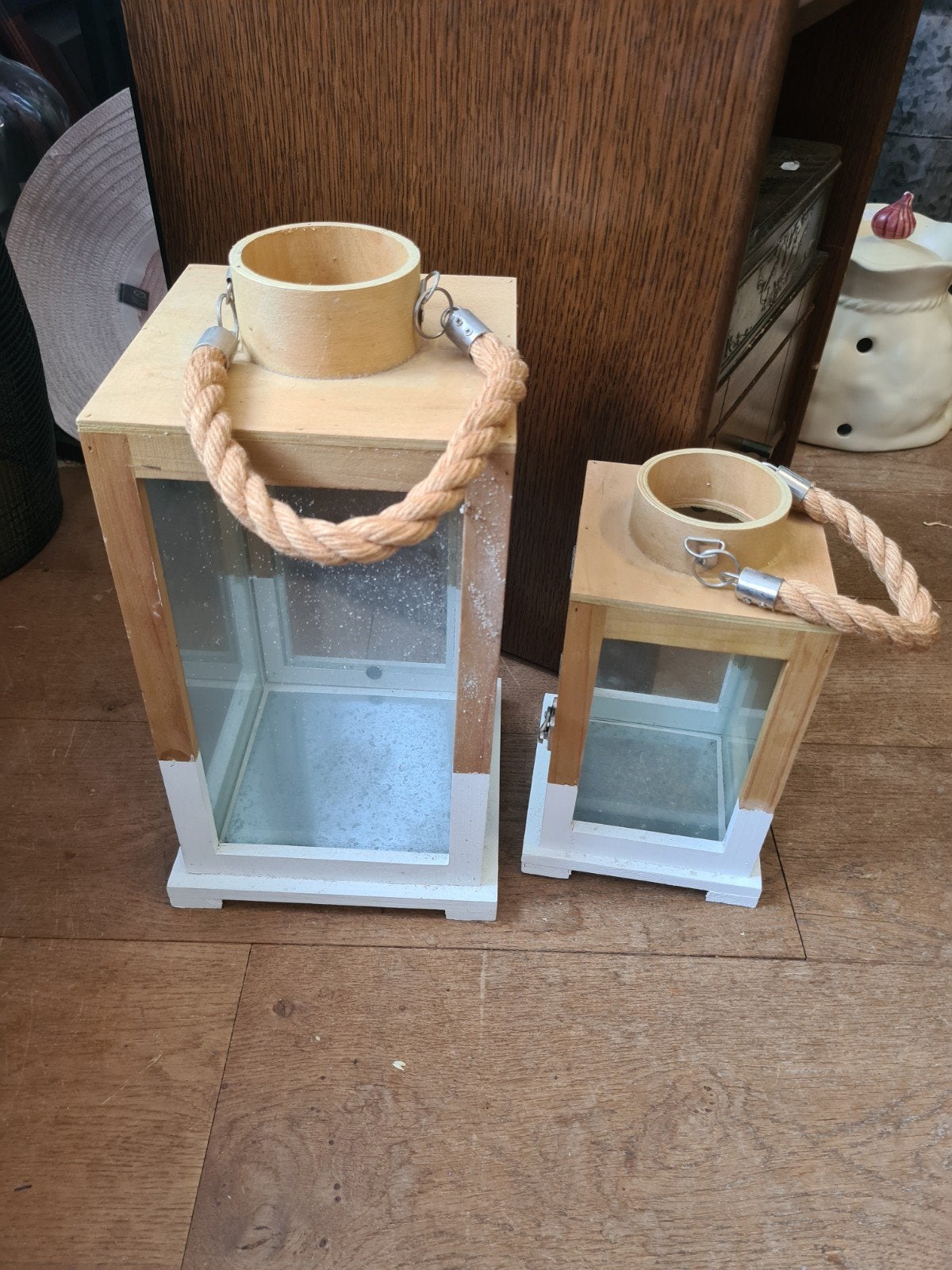 Set van 2 buiten windlichten - wit en bruin, Hout, Gebruikt, Ophalen of Verzenden, Wit
