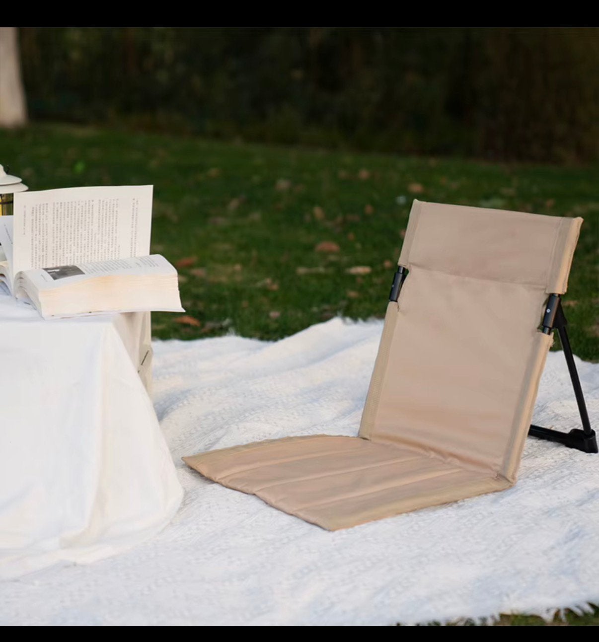 Lichtgewicht beige strandstoeltje nieuw, Ophalen of Verzenden, Nieuw, Kunststof, Inklapbaar