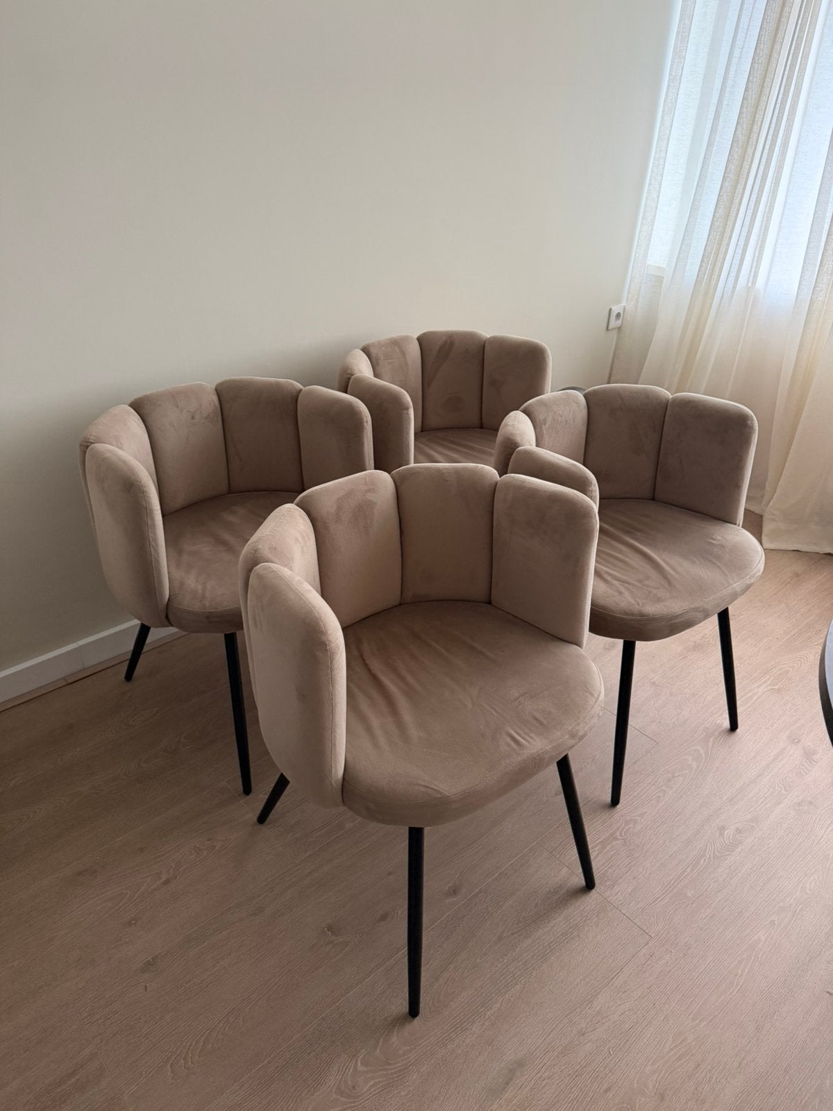 Eetkamerstoelen beige, nieuwprijs 600 euro, Ophalen, Zo goed als nieuw, Overige kleuren, Vijf, Zes of meer stoelen